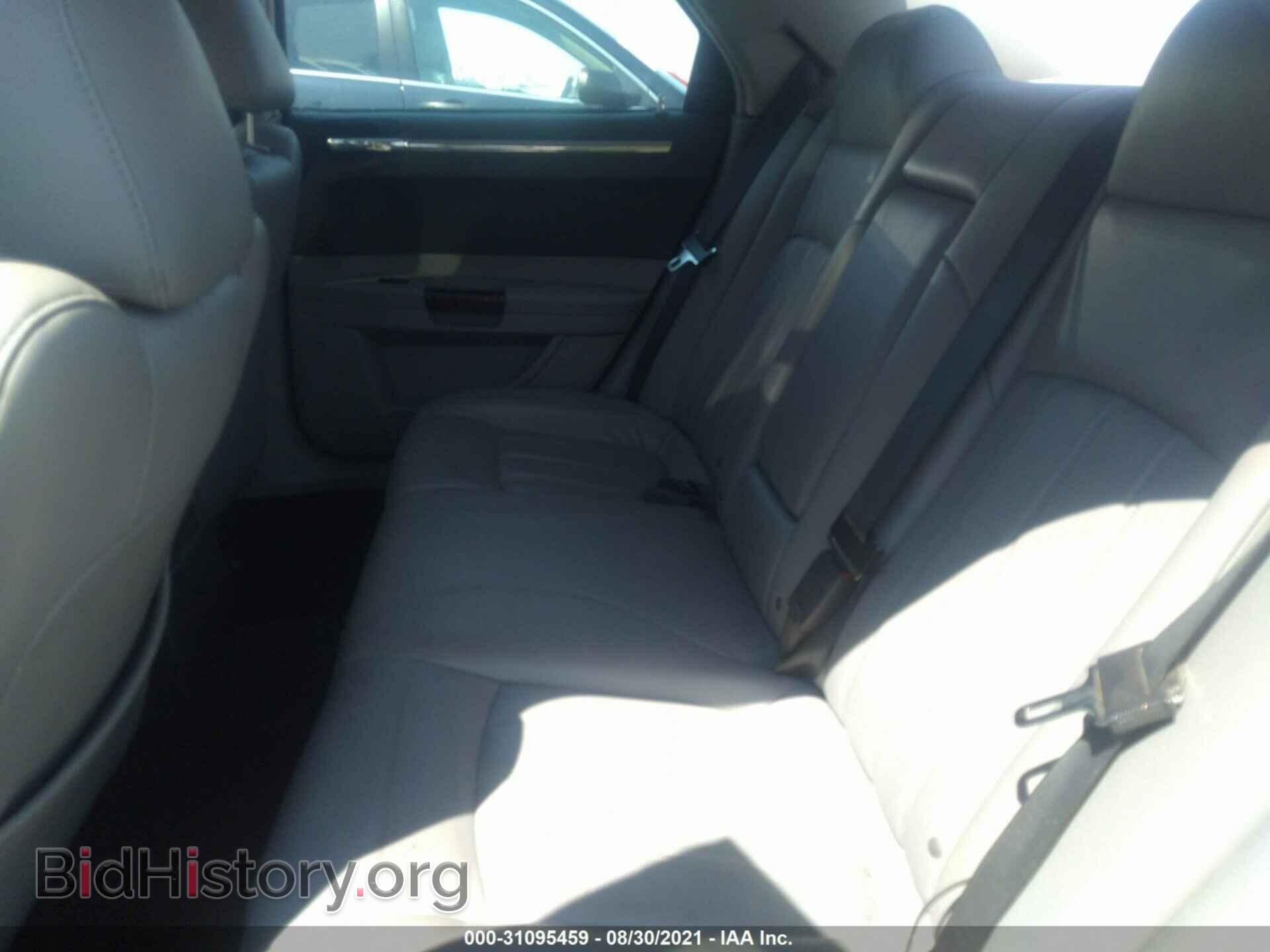 2006 CHRYSLER 300 - VIN: 2C3KA63H46H272828 - Фото 8