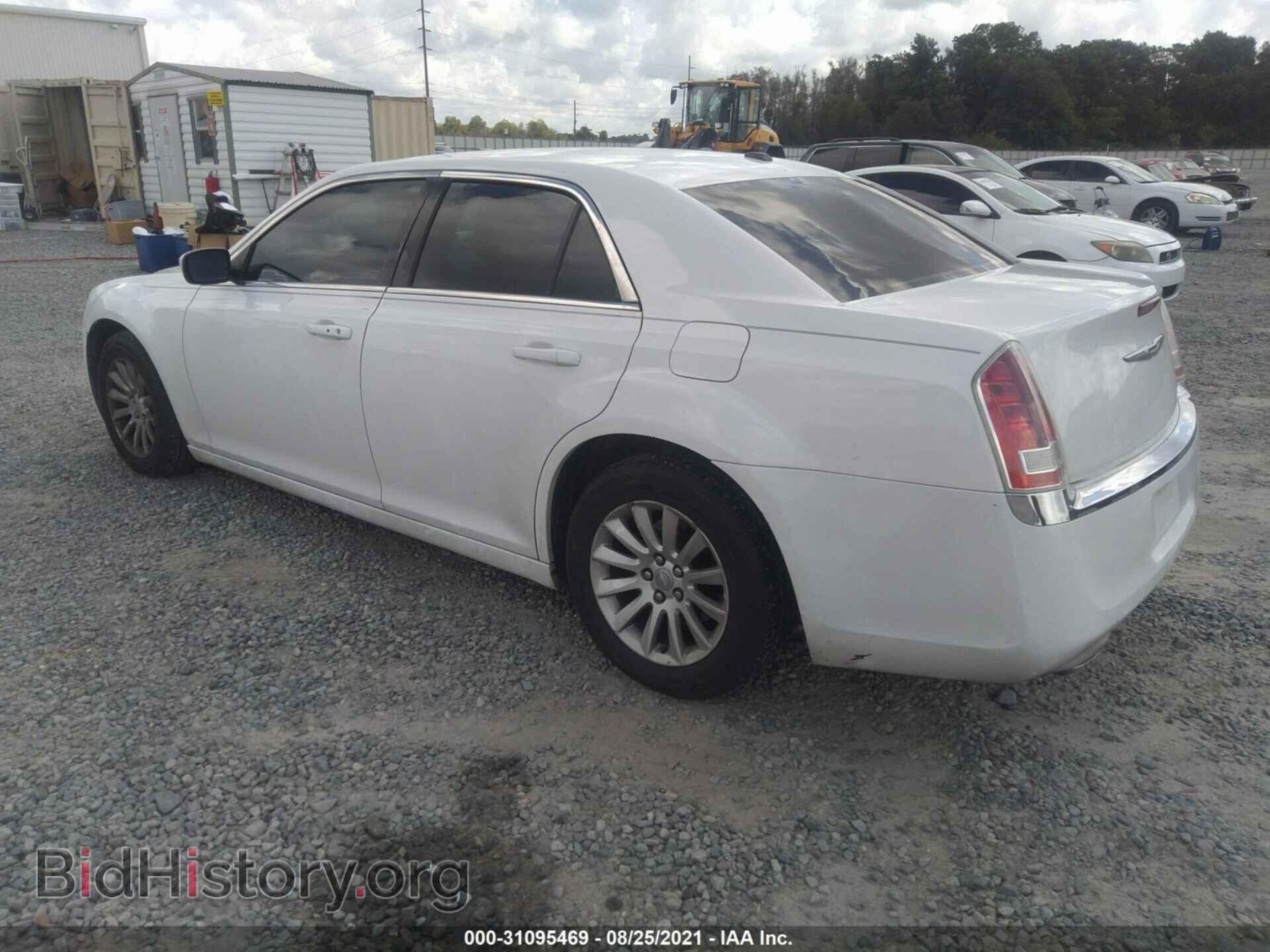 2013 CHRYSLER 300 - VIN: 2C3CCAAG1DH627348 - Фото 3