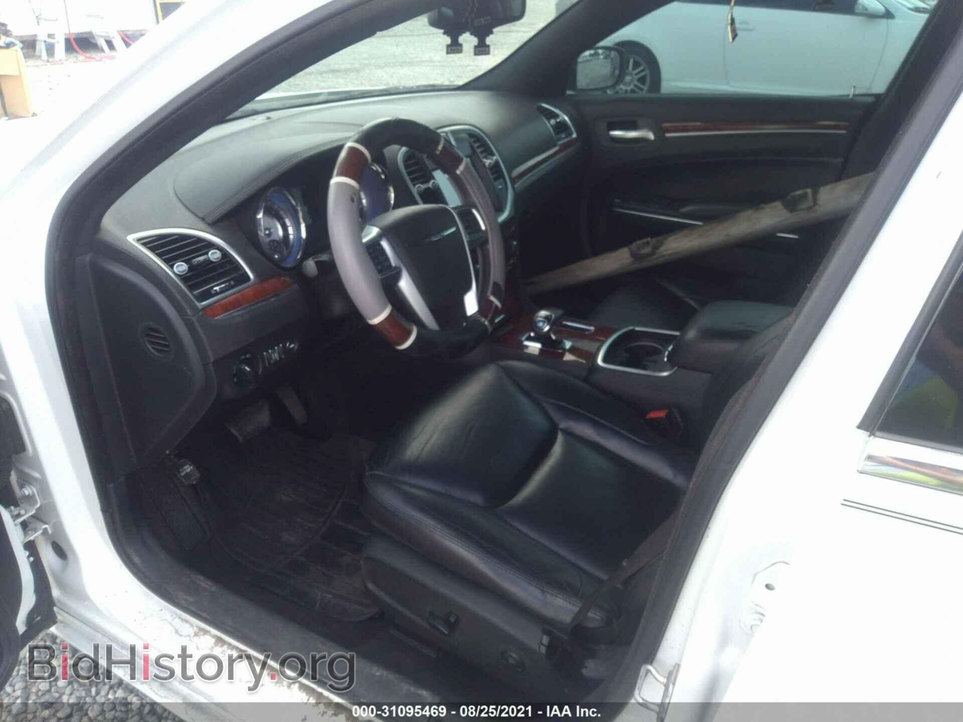 2013 CHRYSLER 300 - VIN: 2C3CCAAG1DH627348 - Фото 5