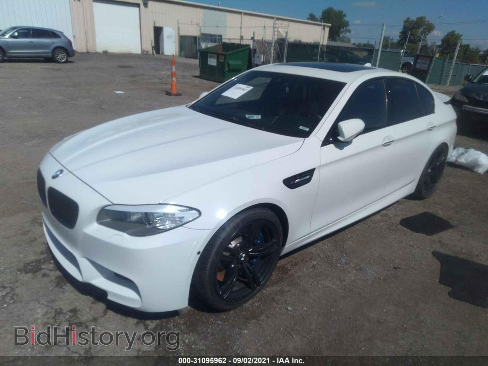 2013 BMW M5 - VIN: WBSFV9C57DD096269 - Фото 2