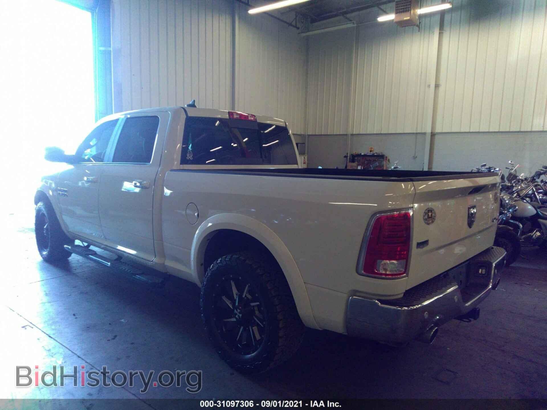 2017 RAM 1500 - VIN: 1C6RR7VT2HS842967 - Фото 3