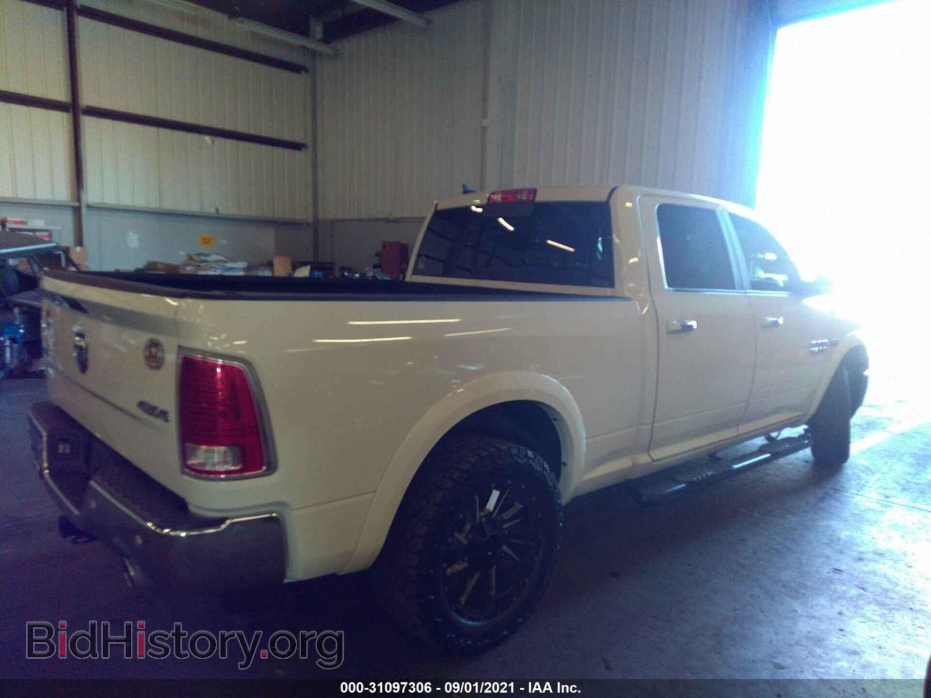 2017 RAM 1500 - VIN: 1C6RR7VT2HS842967 - Фото 4