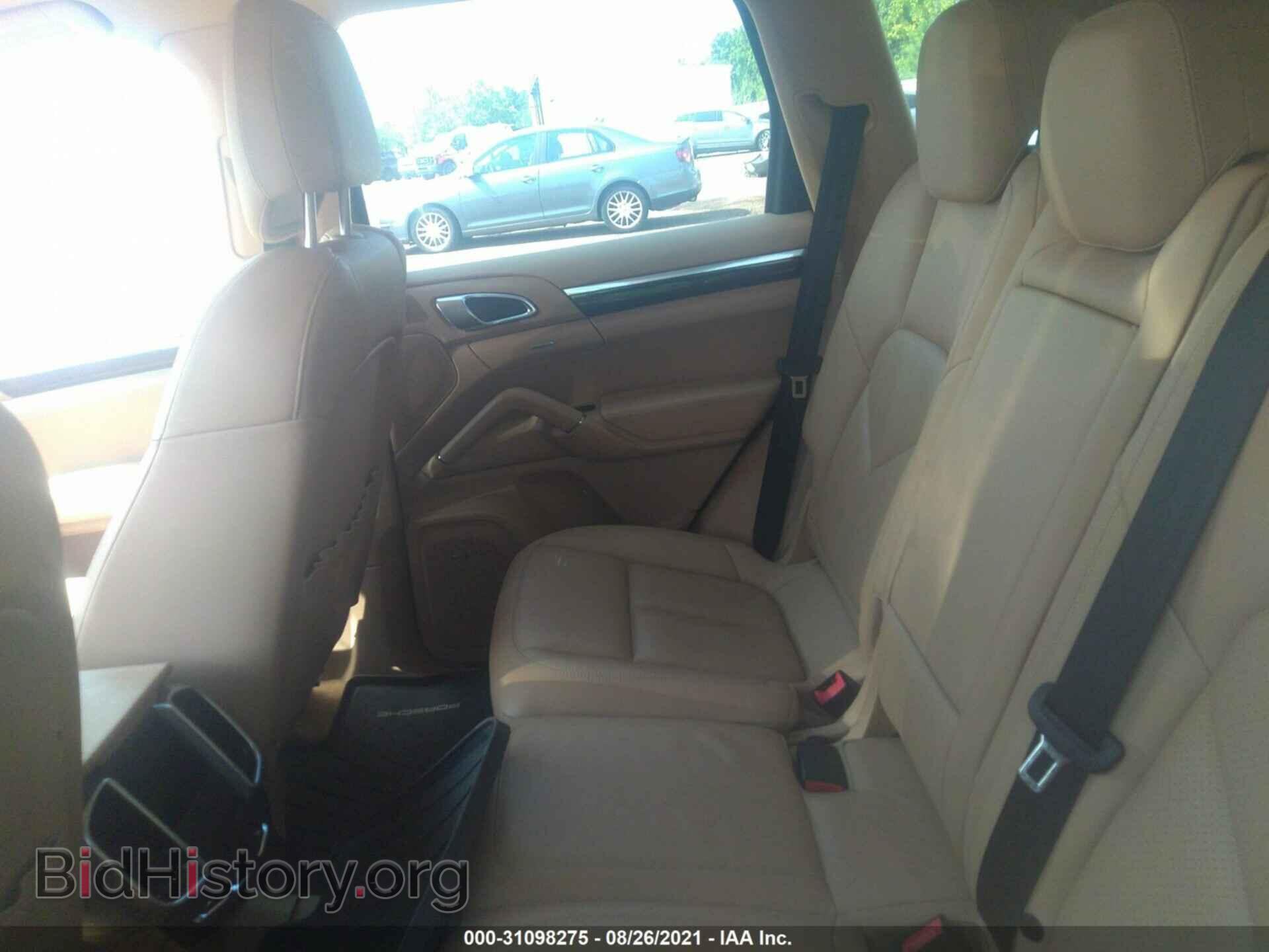 2011 PORSCHE CAYENNE - VIN: WP1AB2A22BLA47458 - Photo 8