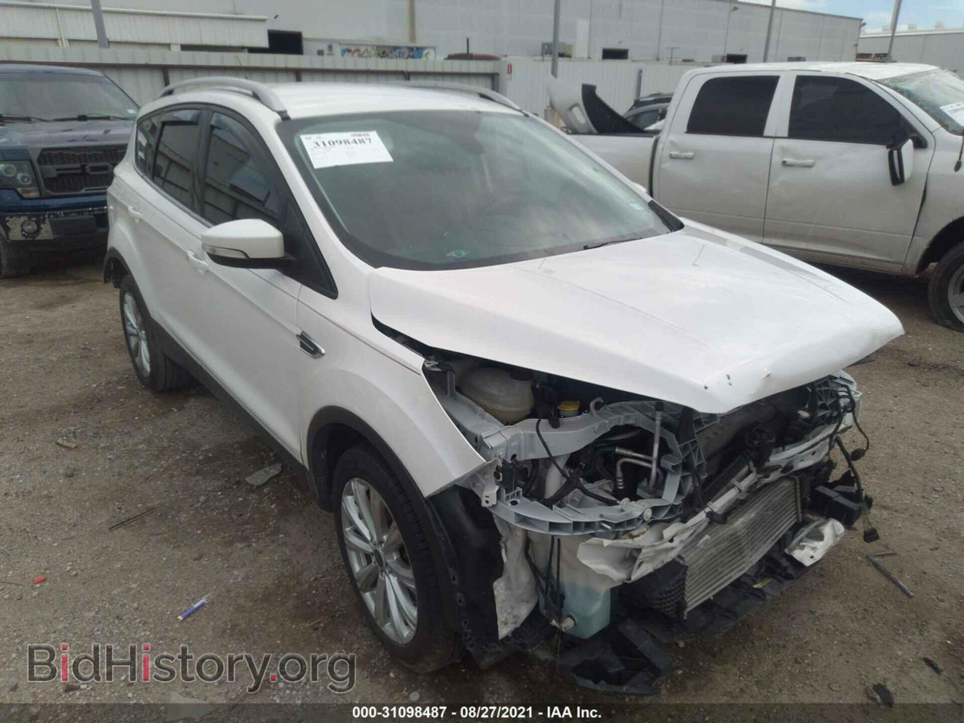 Фотография 1FMCU0J9XHUB88752 - FORD ESCAPE 2017