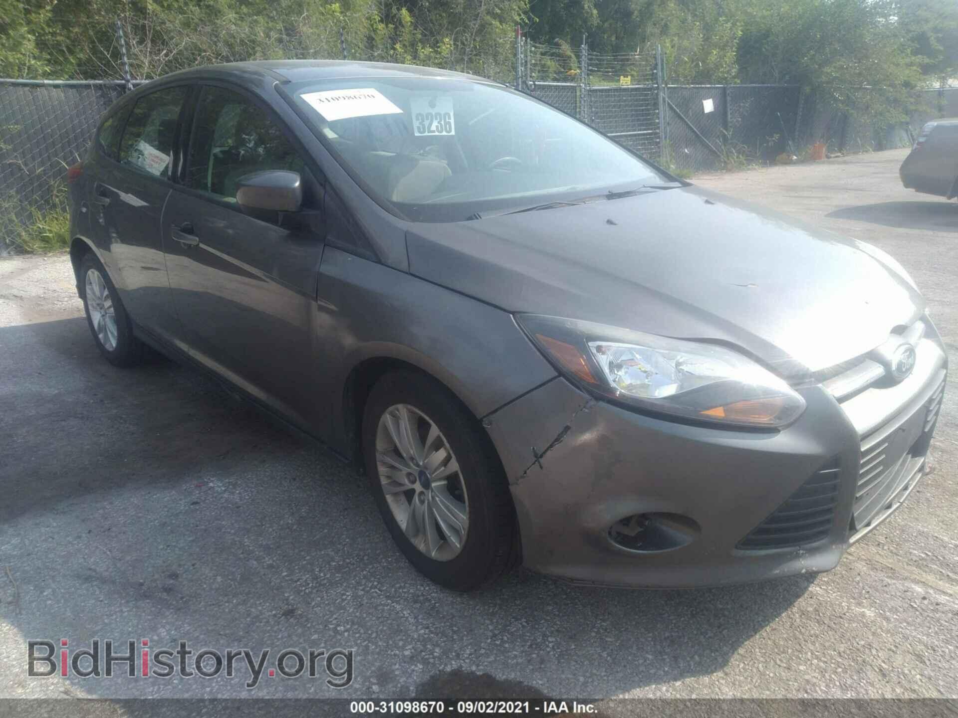 Photo 1FAHP3K2XCL205977 - FORD FOCUS 2012