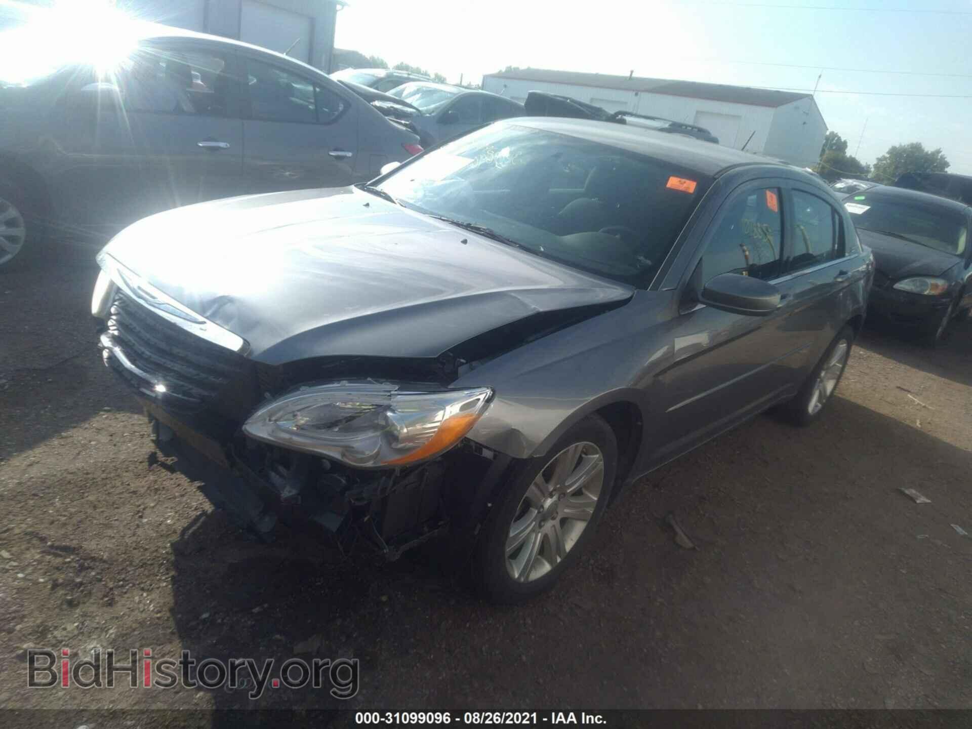 2013 CHRYSLER 200 - VIN: 1C3CCBBB6DN703873 - Photo 2