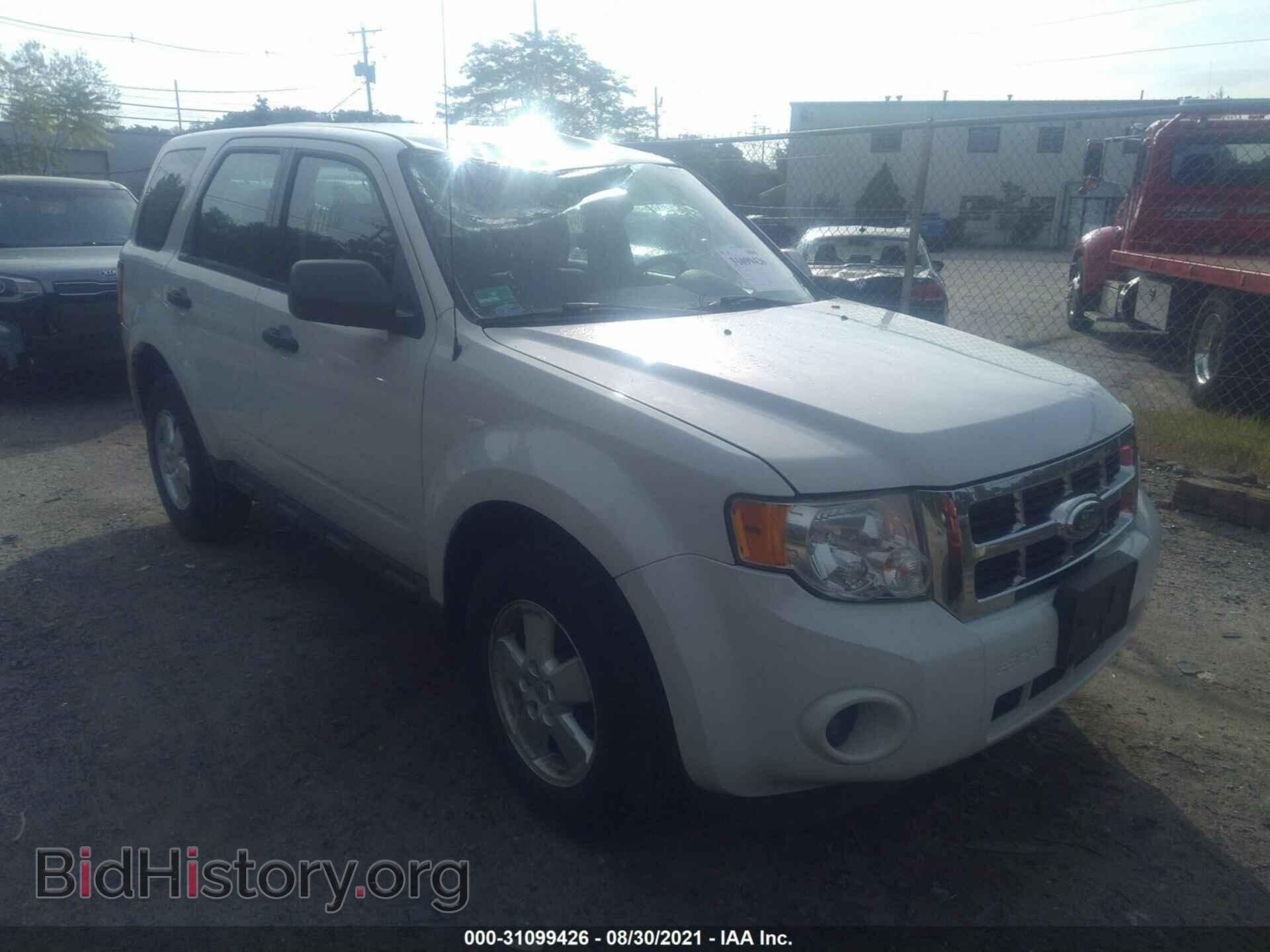 Фотография 1FMCU0C73BKA96218 - FORD ESCAPE 2011