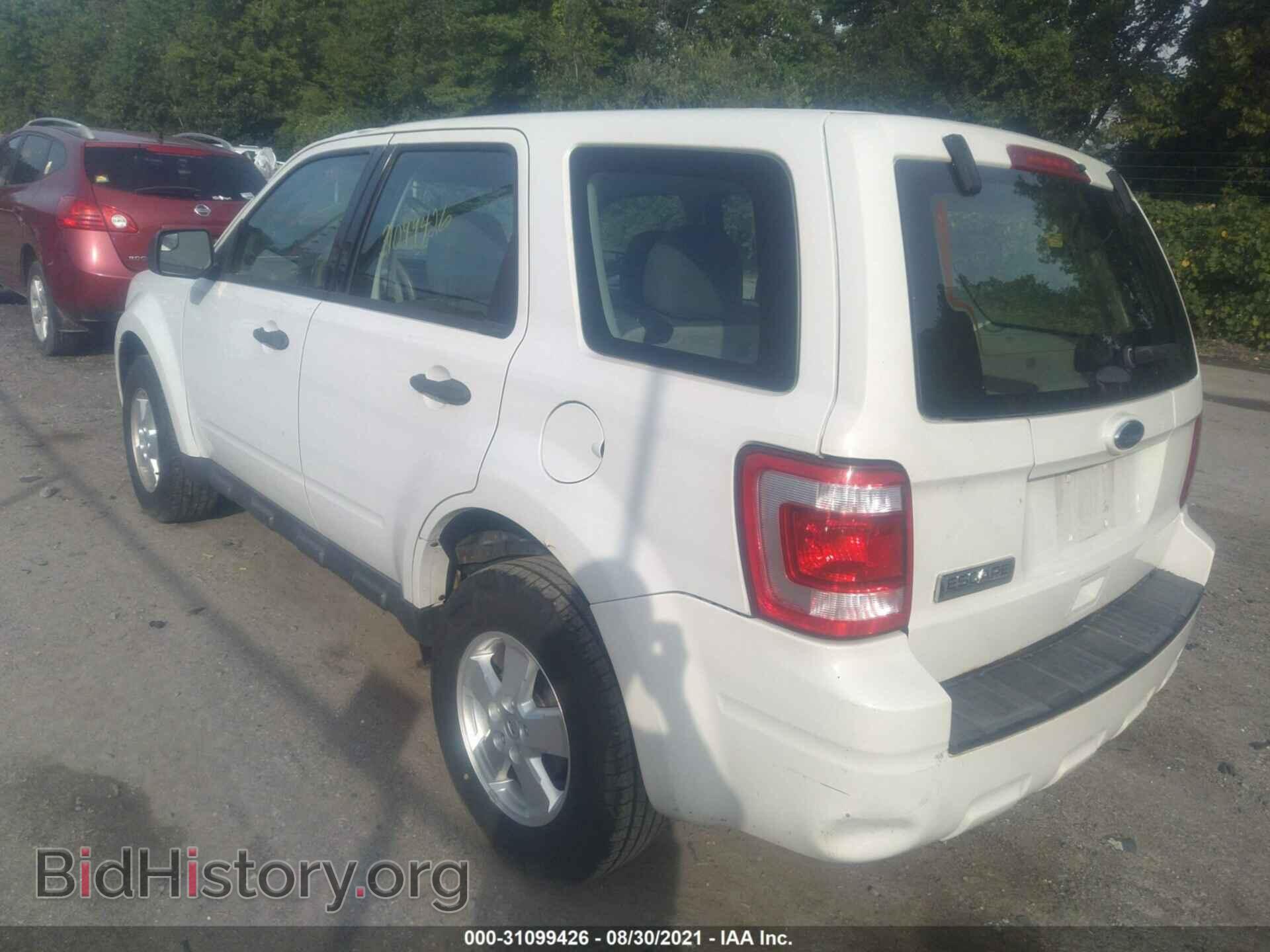 2011 FORD ESCAPE - VIN: 1FMCU0C73BKA96218 - Фото 3