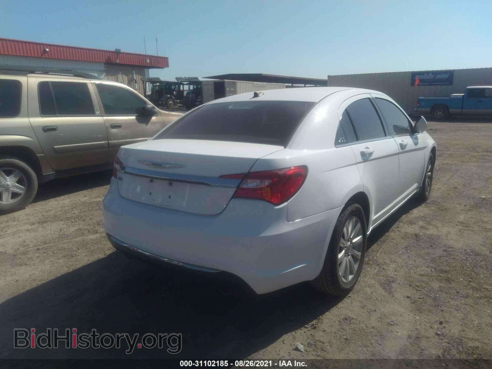 2013 CHRYSLER 200 - VIN: 1C3CCBBG4DN658878 - Photo 4