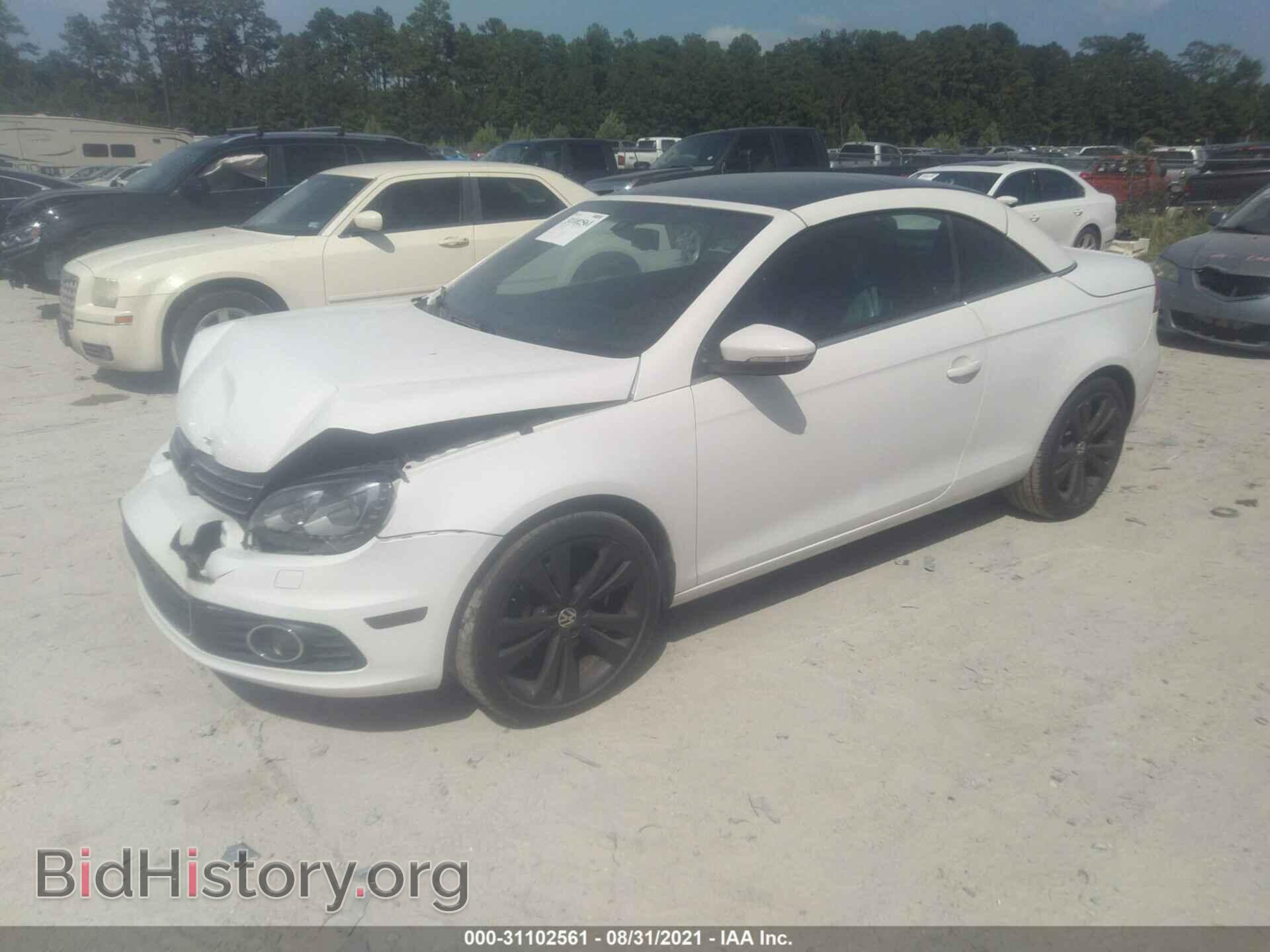 2013 VOLKSWAGEN EOS - VIN: WVWFW8AH1DV005261 - Фото 2