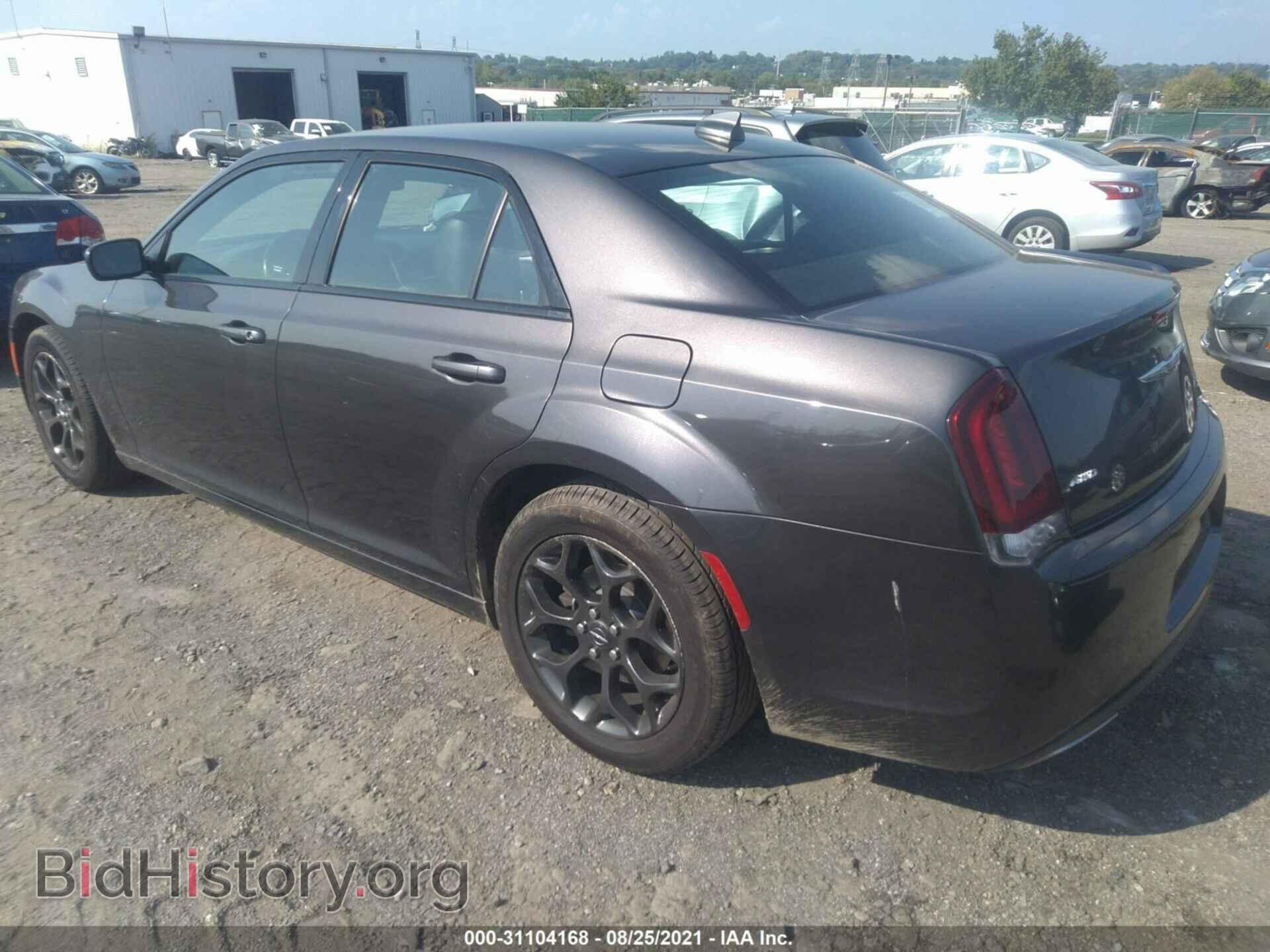 2019 CHRYSLER 300 - VIN: 2C3CCAGG6KH632114 - Фото 3