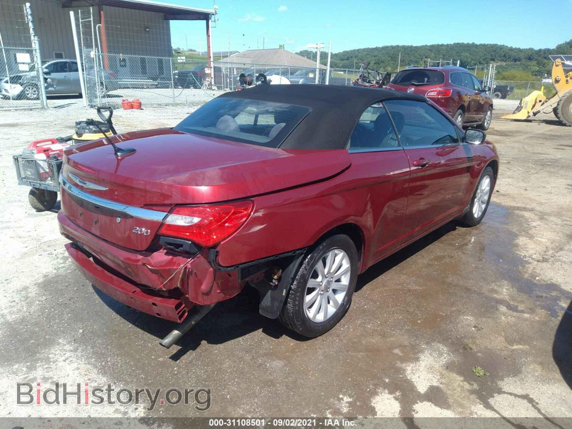 2013 CHRYSLER 200 - VIN: 1C3BCBEB8DN738812 - Фото 4