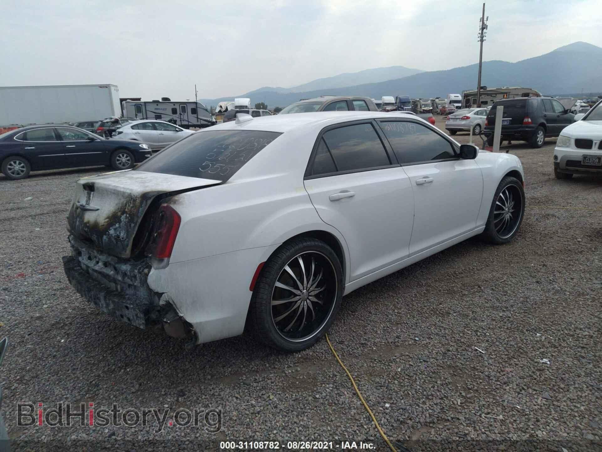 2016 CHRYSLER 300 - VIN: 2C3CCAGG8GH224933 - Photo 4