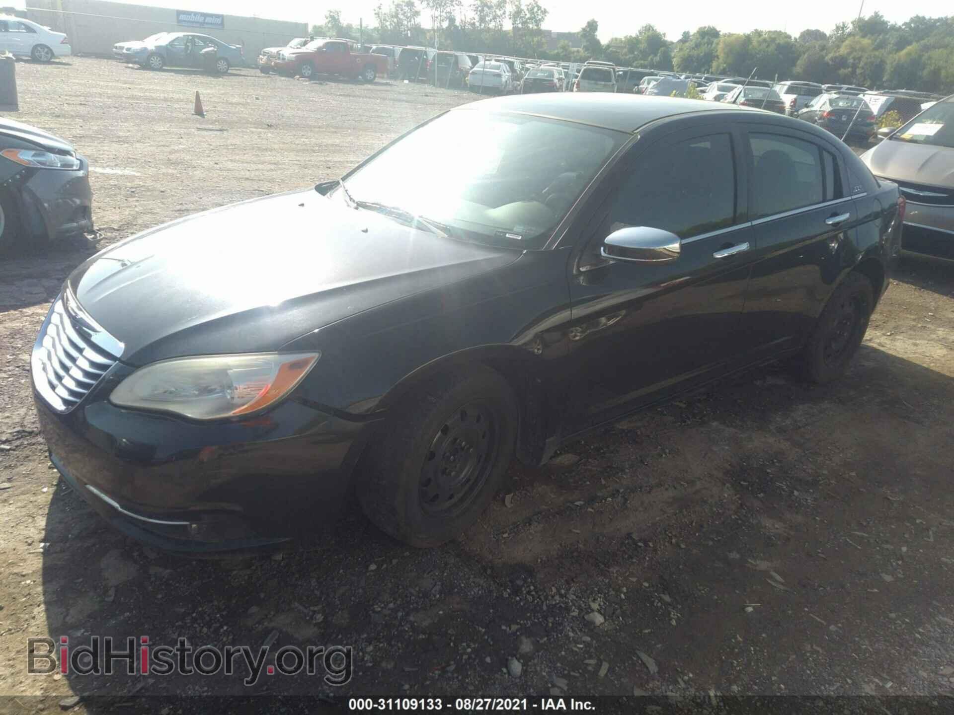 2011 CHRYSLER 200 - VIN: 1C3BC2FG4BN518333 - Фото 2