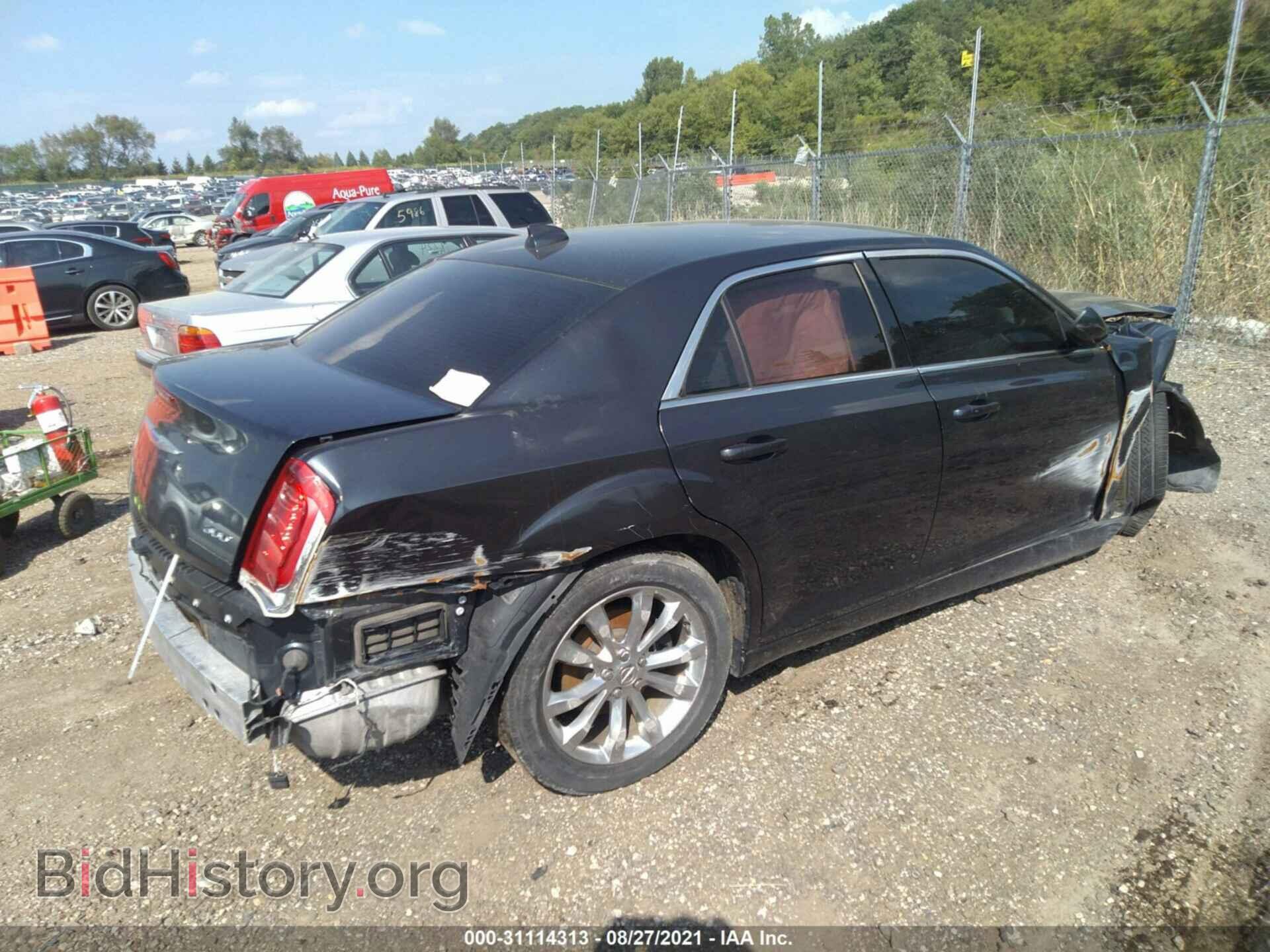 2018 CHRYSLER 300 - VIN: 2C3CCARG4JH325018 - Фото 4