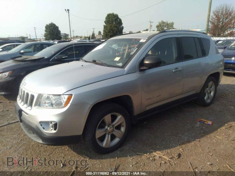 2012 Jeep COMPASS (VIN 1C4NJCBA9CD651747) — фото 2 из 11