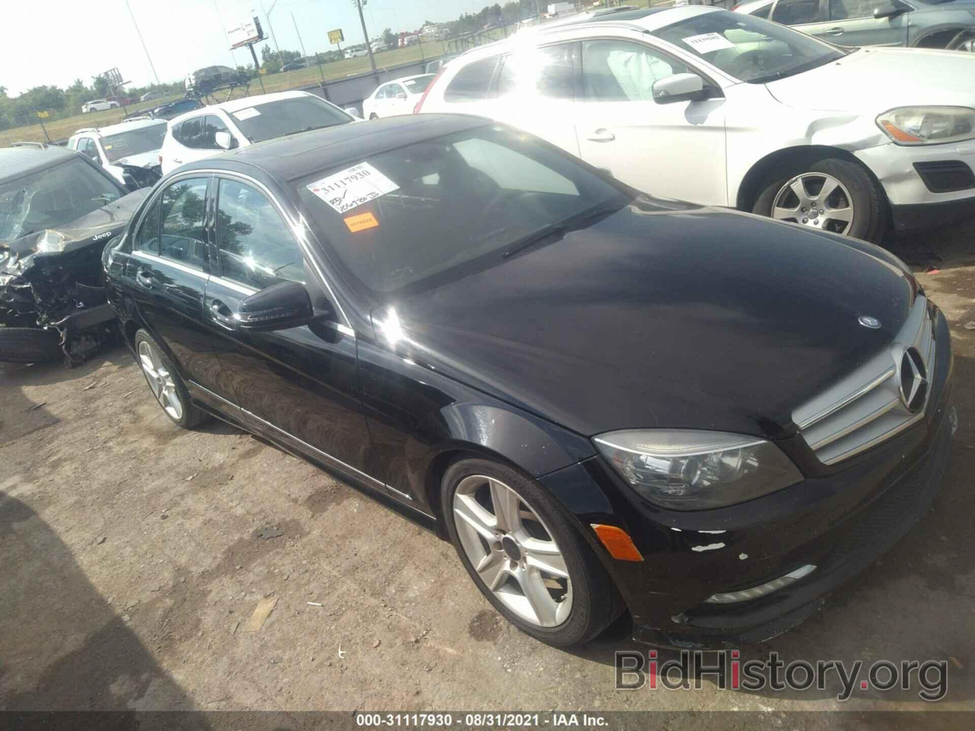 Photo WDDGF8BB7BR169639 - MERCEDES-BENZ C-CLASS 2011