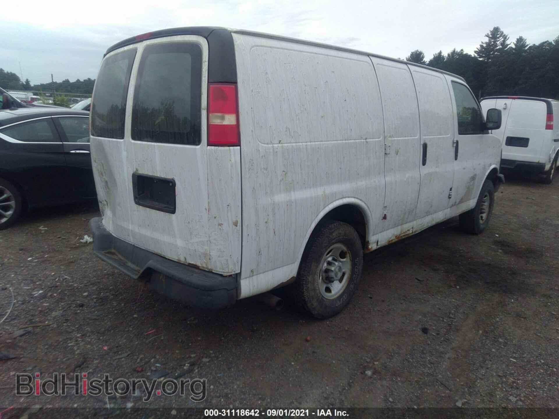 2009 CHEVROLET EXPRESS CARGO VAN - VIN: 1GCGG25C791107868 - Фото 4