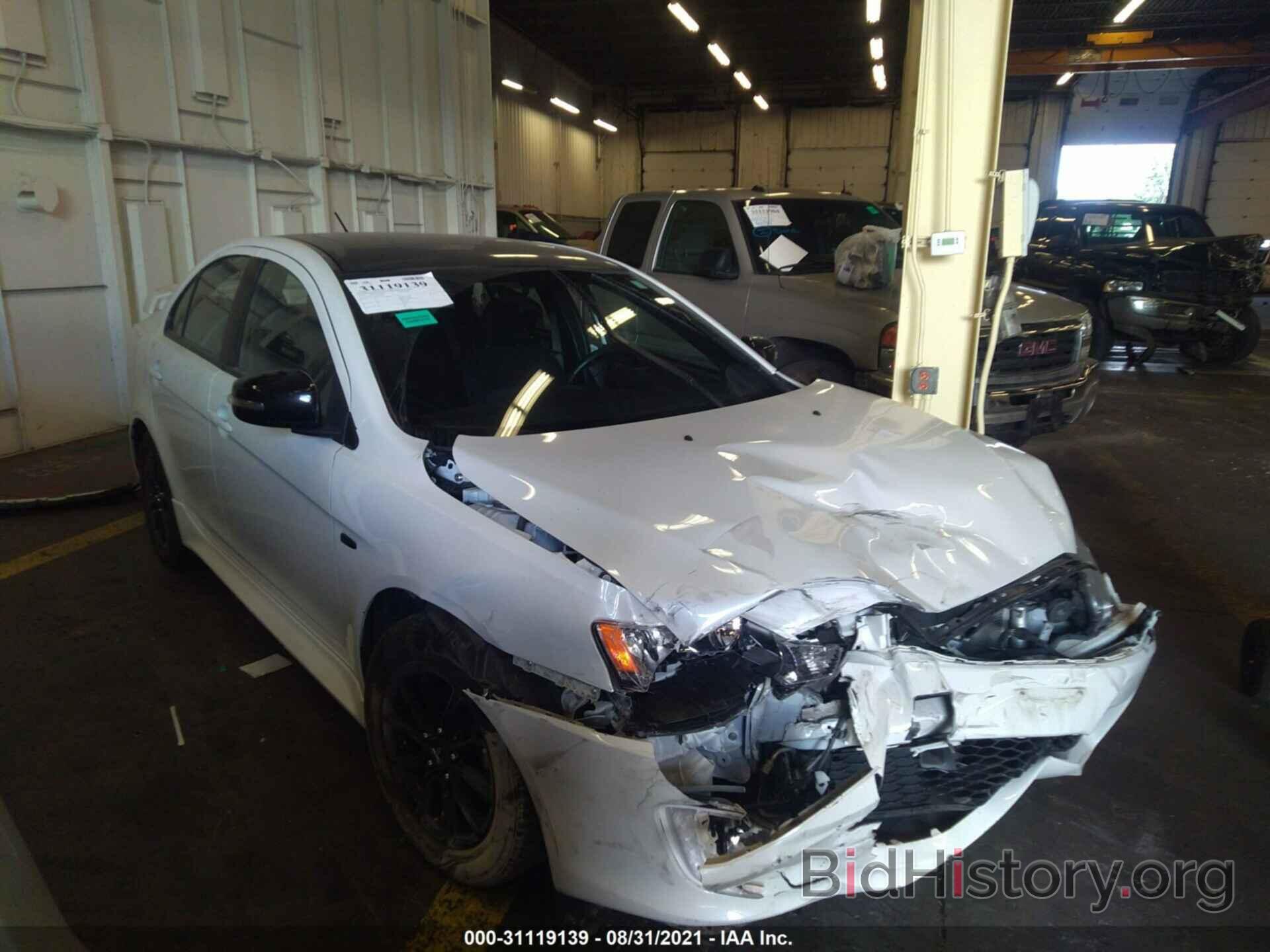 Photo JA32U2FU5HU015762 - MITSUBISHI LANCER 2017