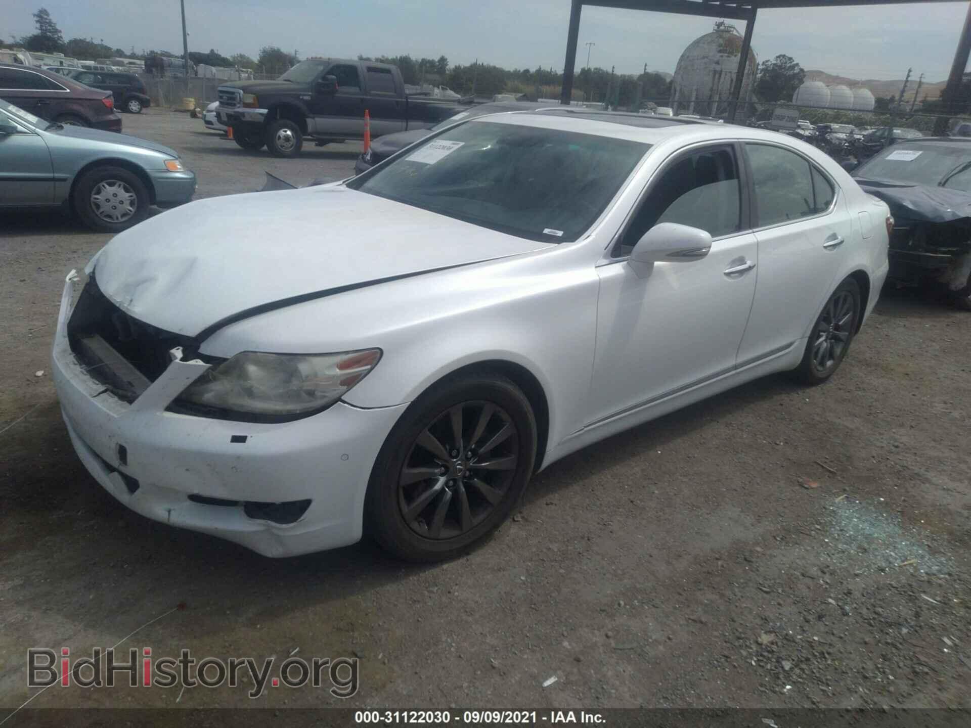 2011 LEXUS LS 460 - VIN: JTHBL5EF9B5105537 - Photo 2