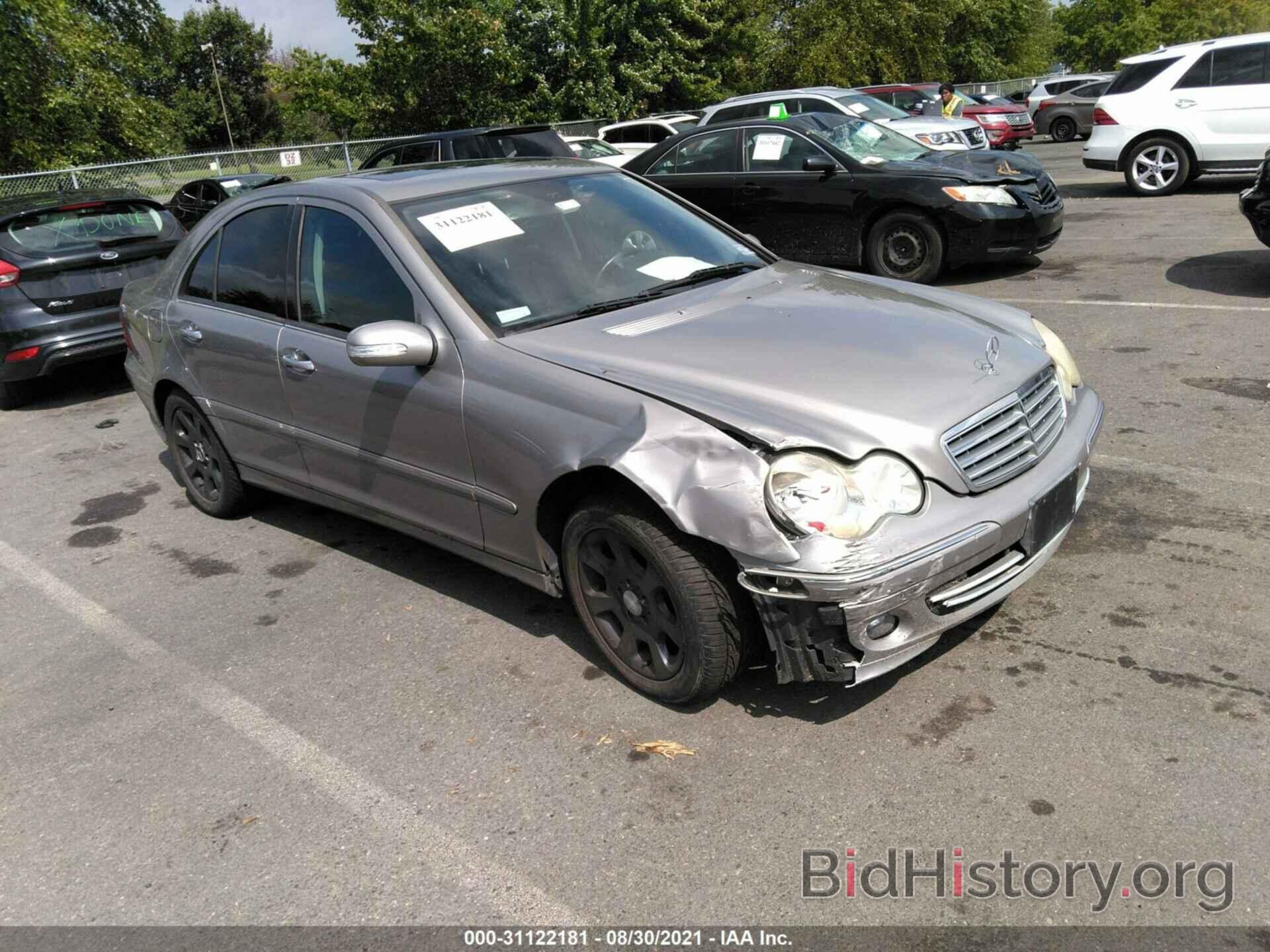 Photo WDBRF54H66F793506 - MERCEDES-BENZ C-CLASS 2006