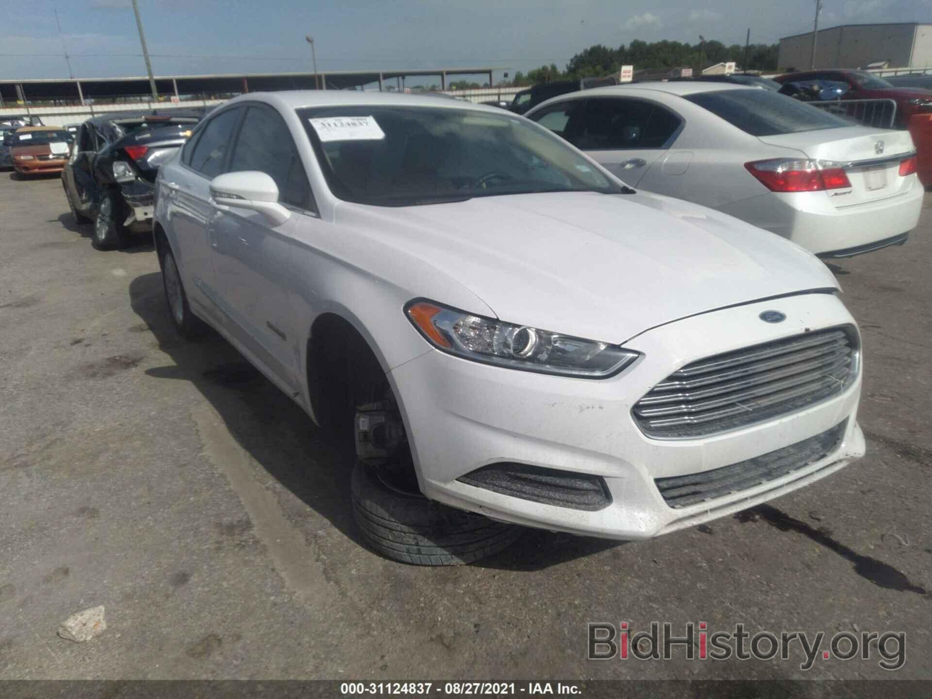 Photo 3FA6P0LU1GR388084 - FORD FUSION 2016