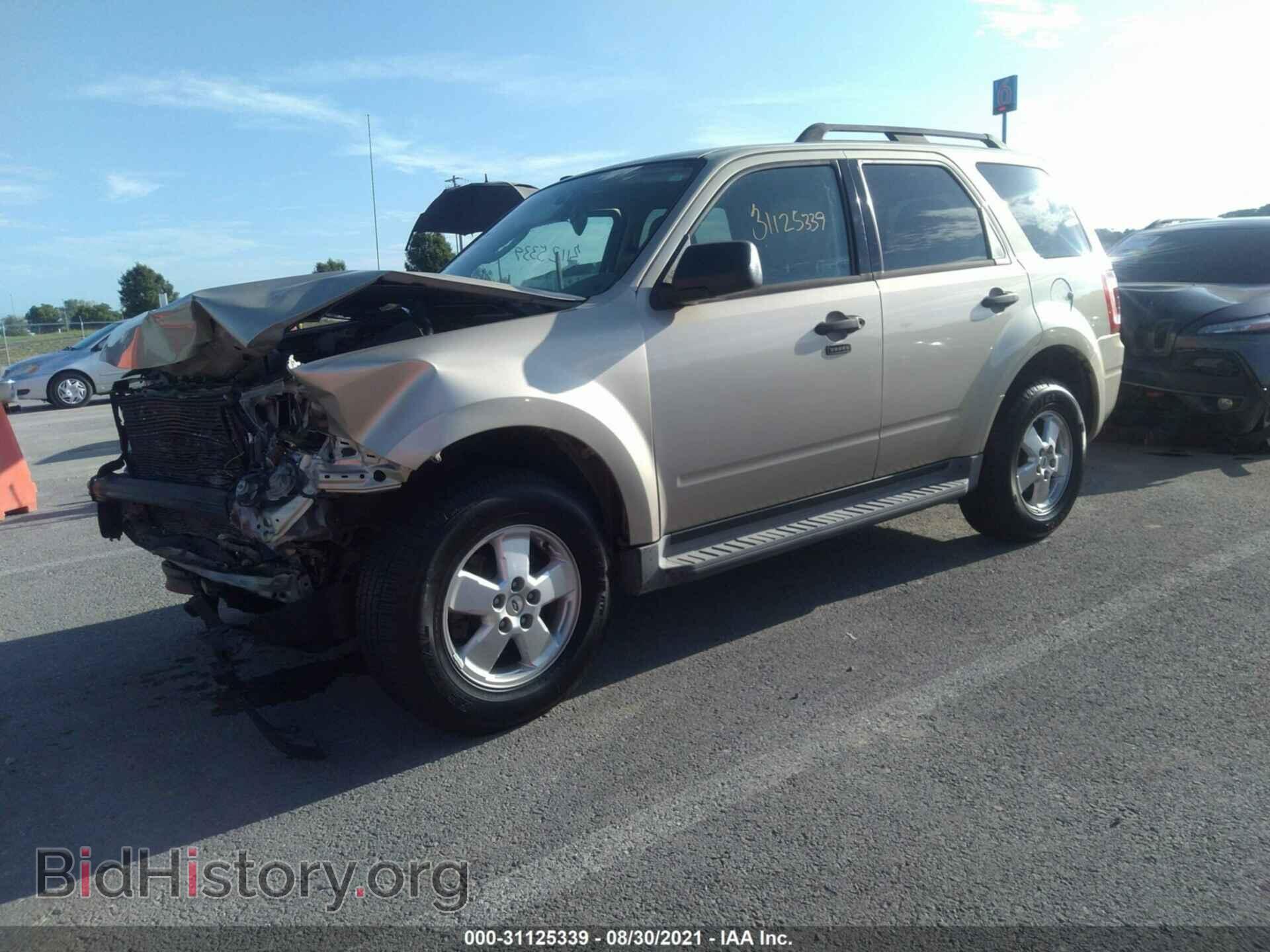 2011 FORD ESCAPE - VIN: 1FMCU0D7XBKB34879 - Фото 2