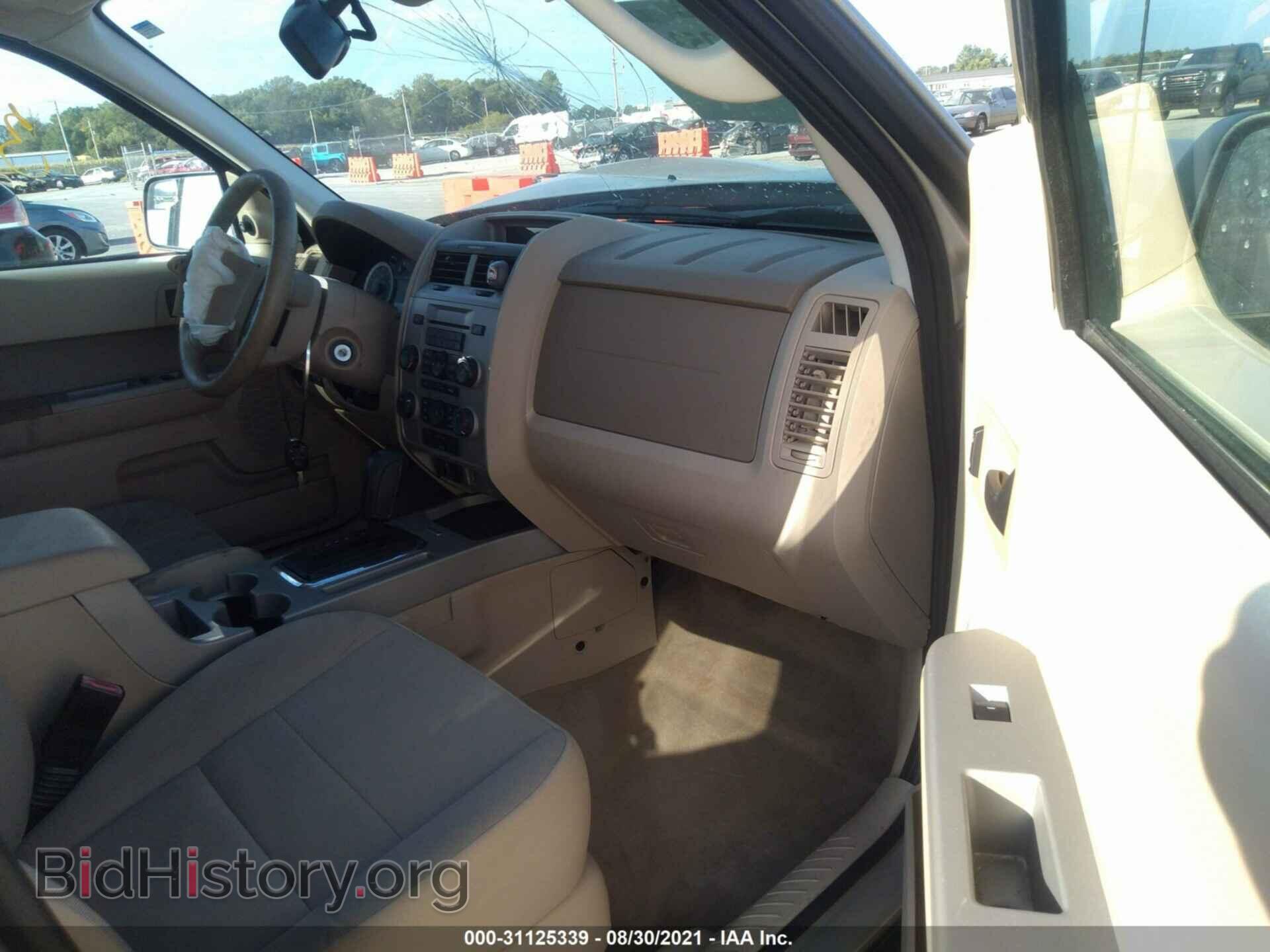 2011 FORD ESCAPE - VIN: 1FMCU0D7XBKB34879 - Фото 5