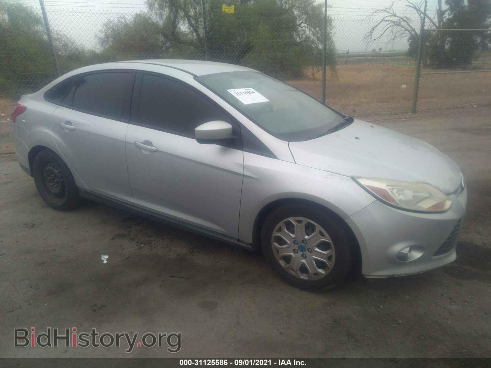 Photo 1FAHP3F24CL215687 - FORD FOCUS 2012