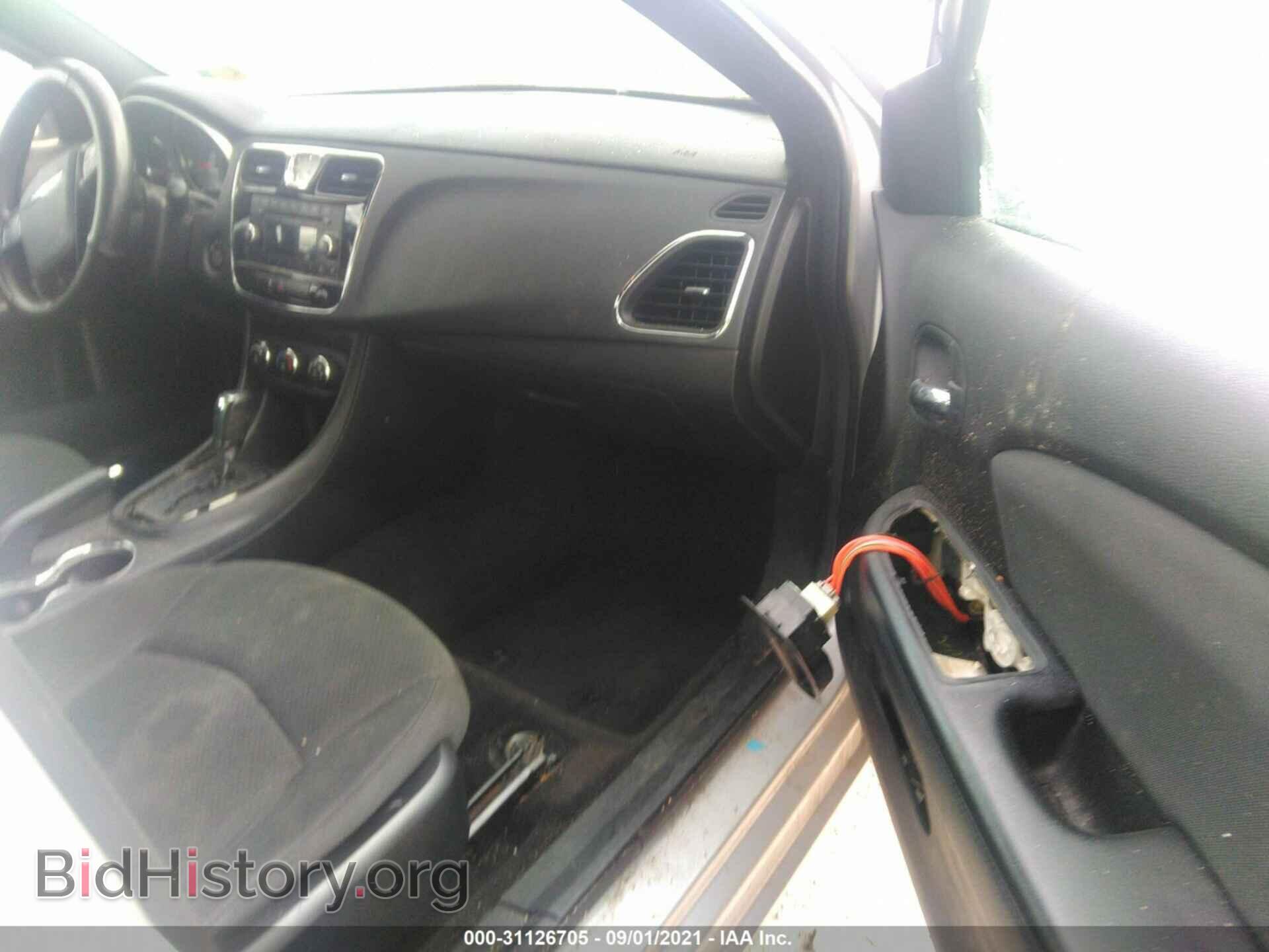 2012 CHRYSLER 200 - VIN: 1C3CCBAB2CN155743 - Photo 5