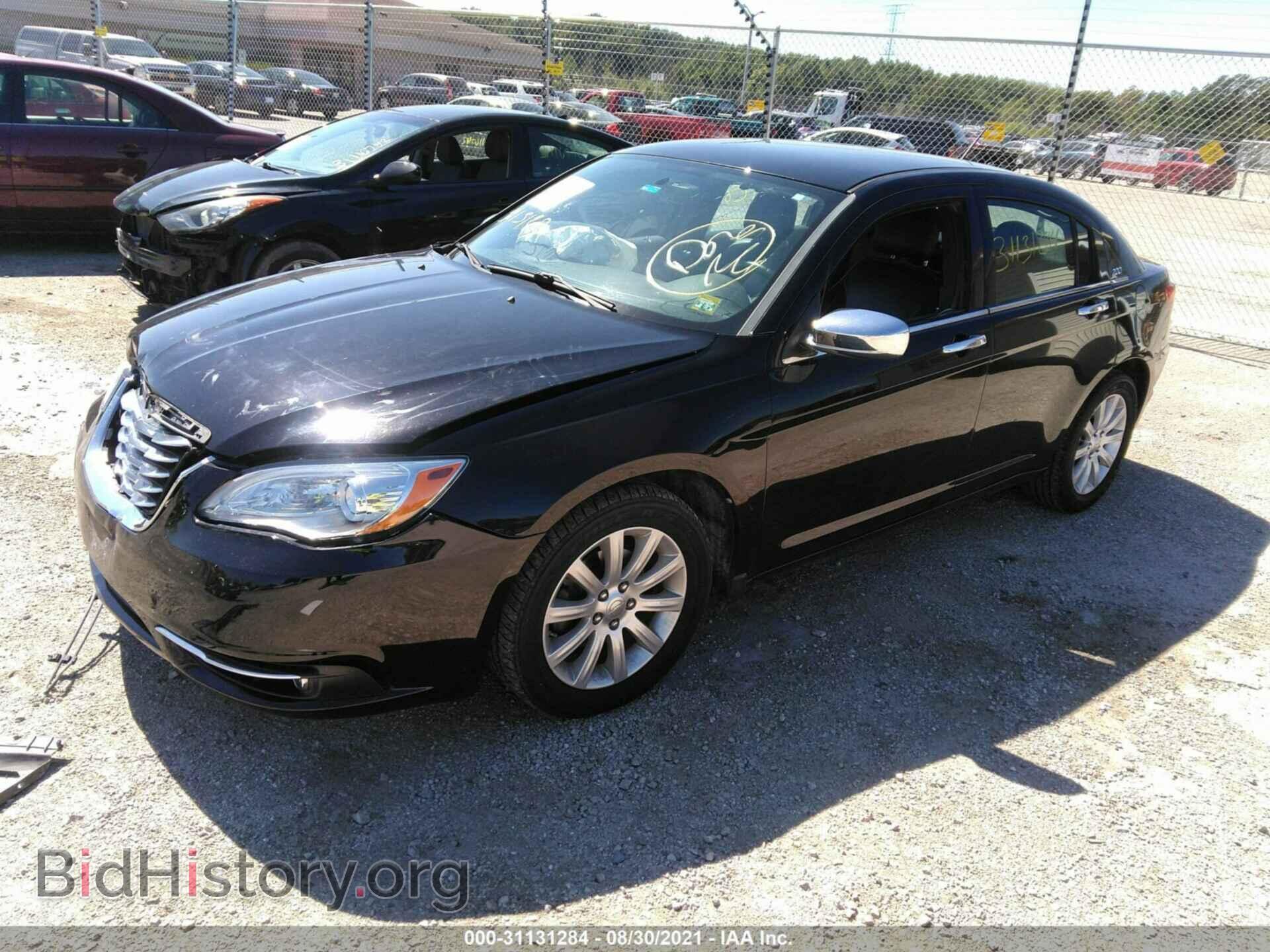 2013 CHRYSLER 200 - VIN: 1C3CCBCG3DN755164 - Фото 2