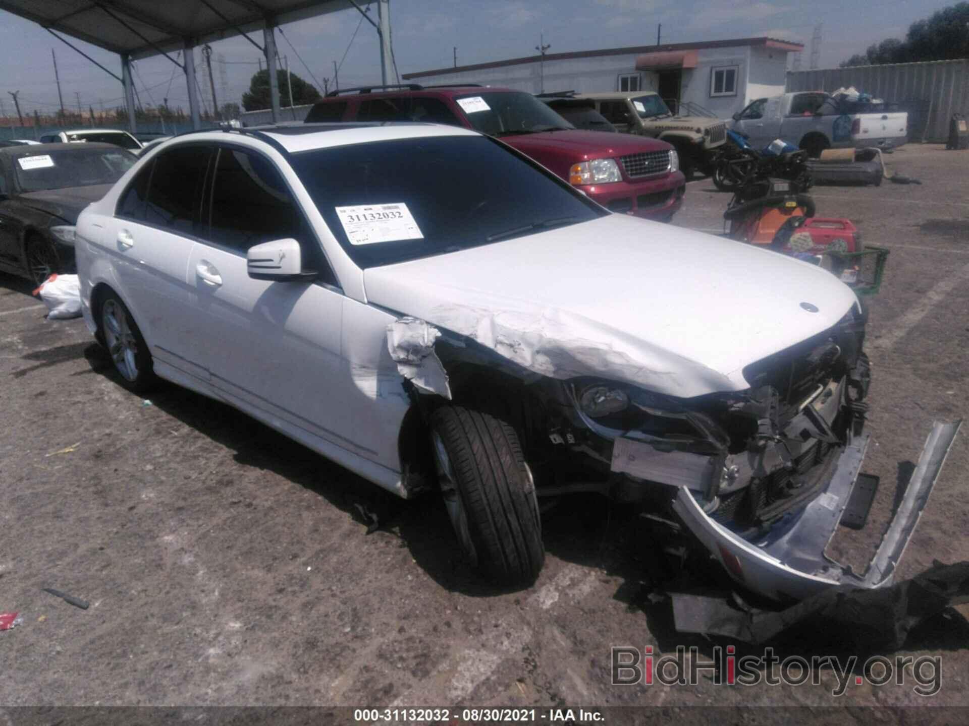 Photo WDDGF4HB2EG190639 - MERCEDES-BENZ C-CLASS 2014