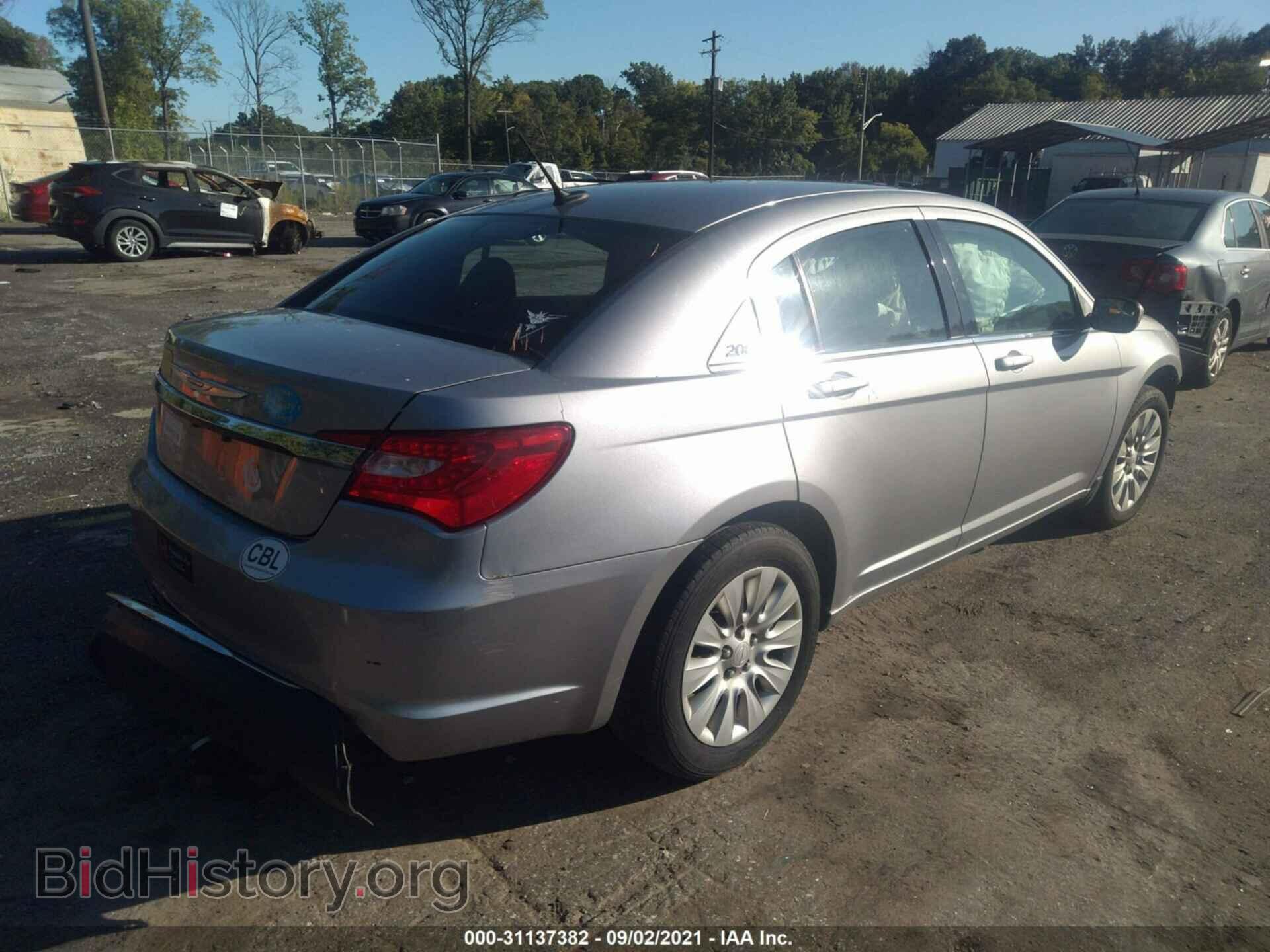 2014 CHRYSLER 200 - VIN: 1C3CCBAB2EN214065 - Фото 4
