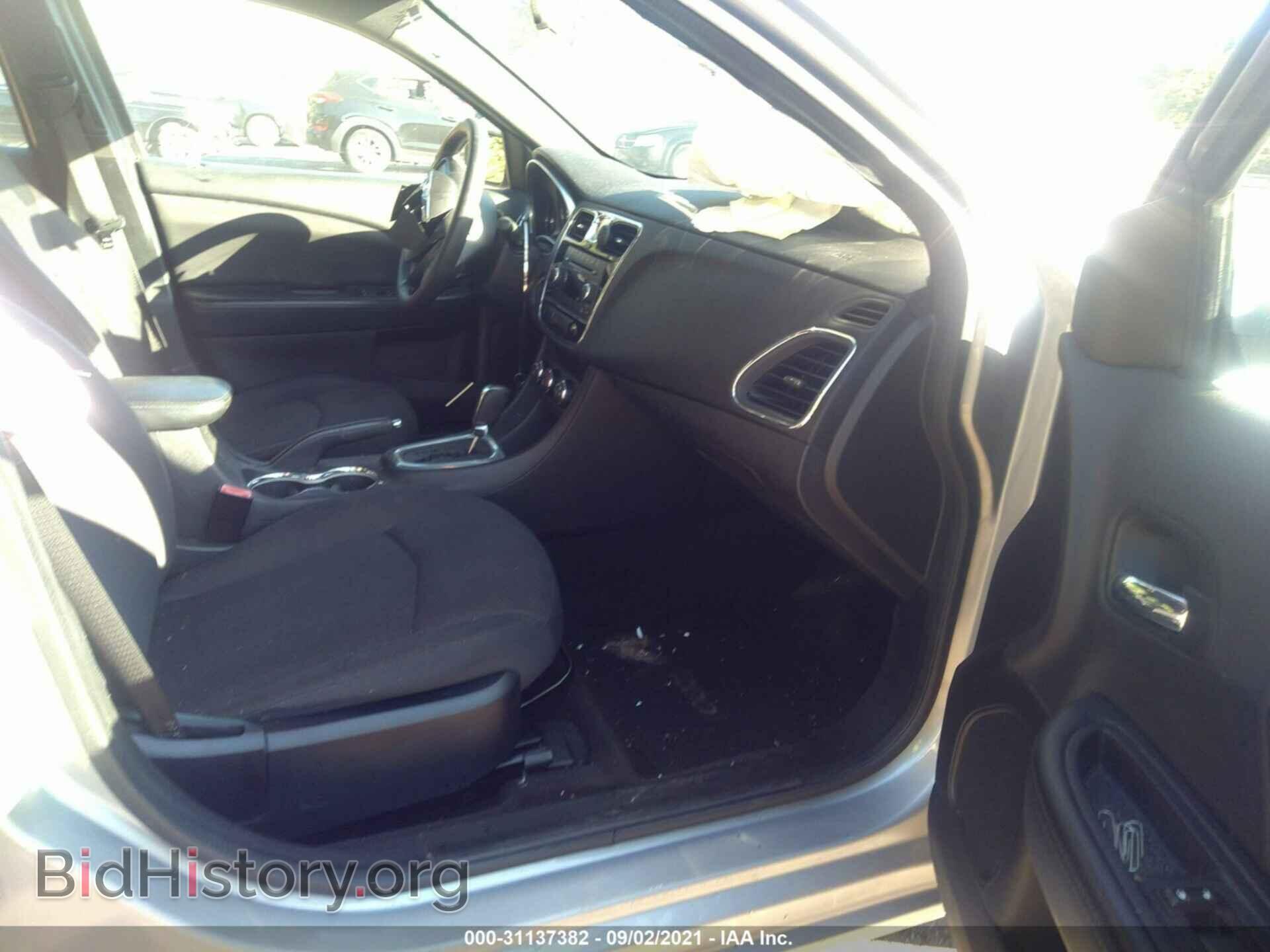 2014 CHRYSLER 200 - VIN: 1C3CCBAB2EN214065 - Фото 5