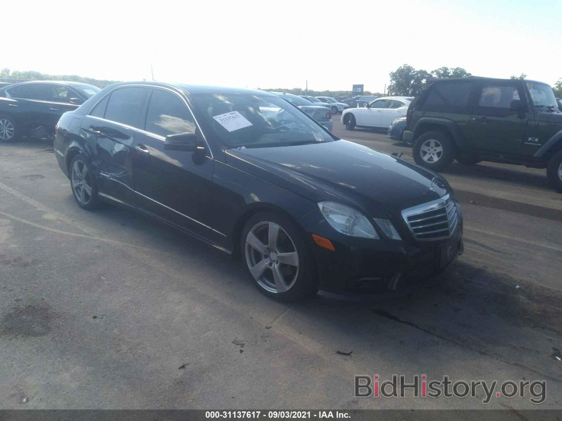 Photo WDDHF8HB8BA430917 - MERCEDES-BENZ E-CLASS 2011