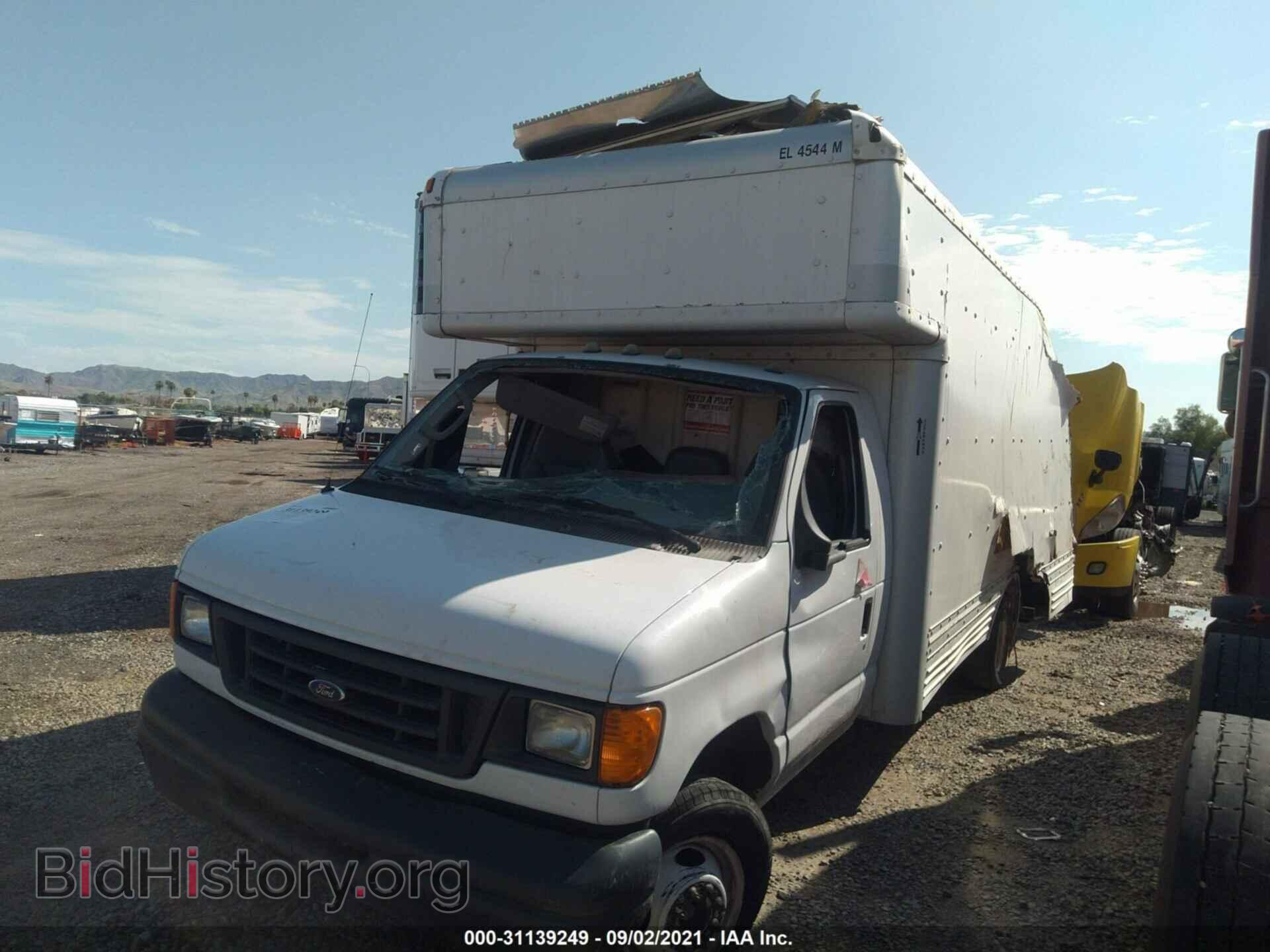 2007 FORD E-450 CUTAWAY - VIN: 1FDXE45S67DA18292 - Фото 2