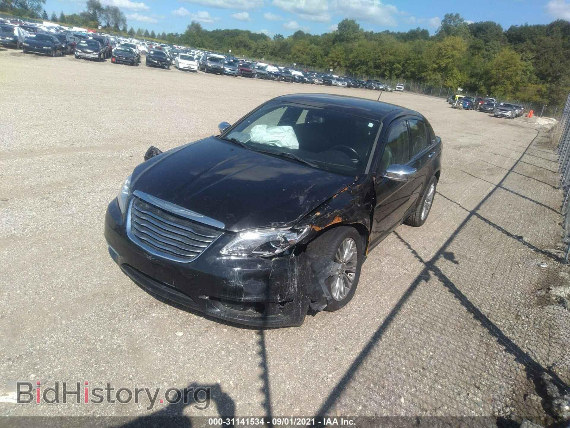 2011 CHRYSLER 200 - VIN: 1C3BC2FG2BN618172 - Photo 2