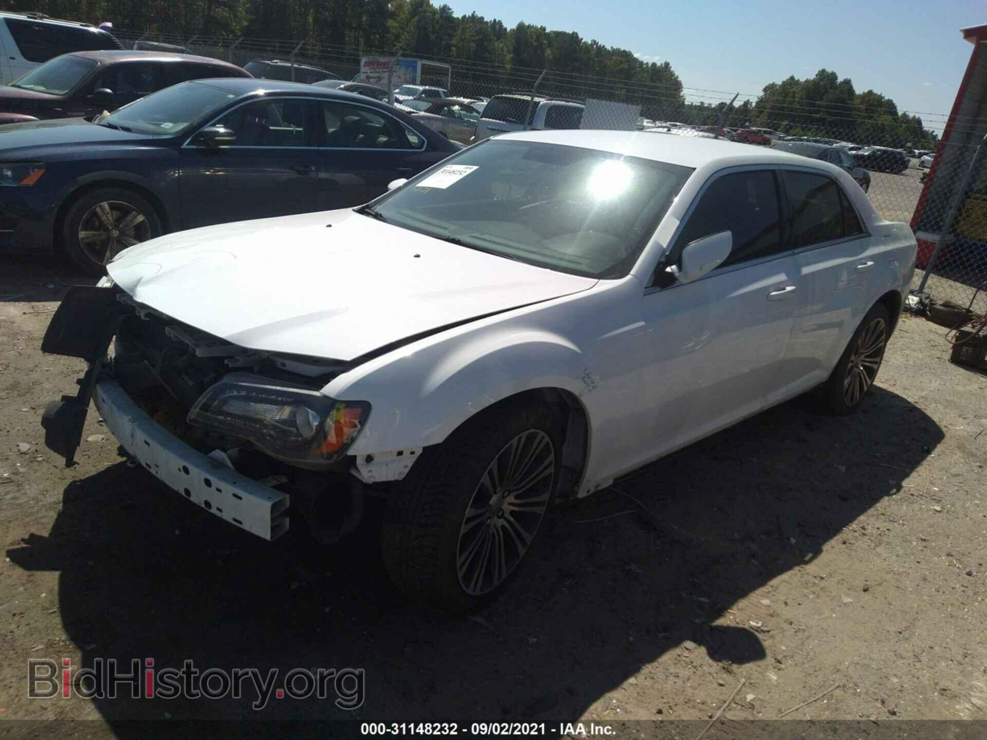 2013 CHRYSLER 300 - VIN: 2C3CCABG2DH547362 - Фото 2
