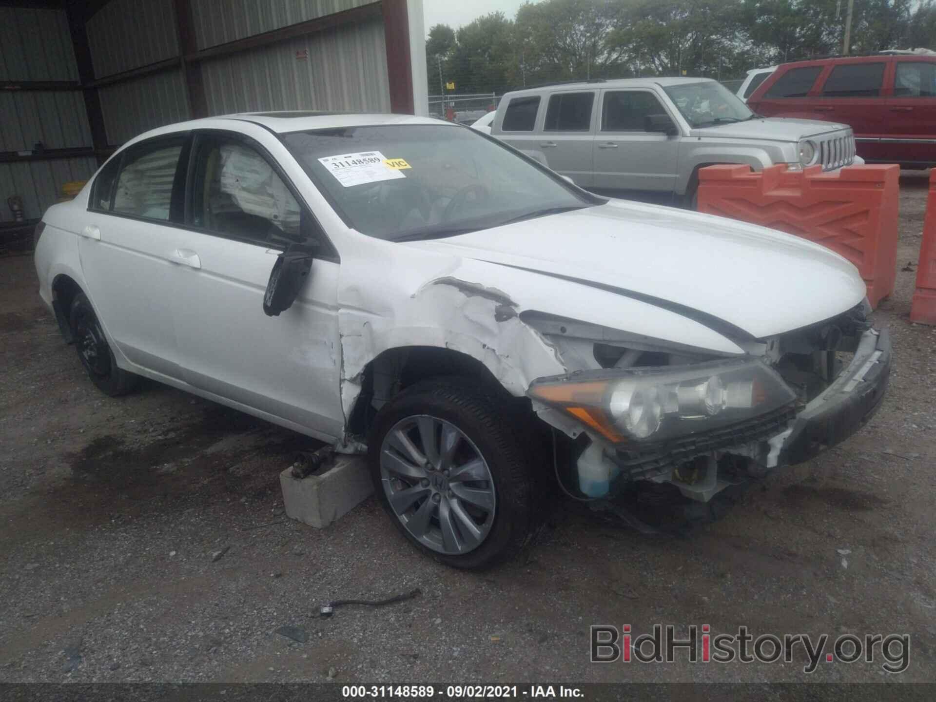 Photo 1HGCP2F82BA050785 - HONDA ACCORD SDN 2011