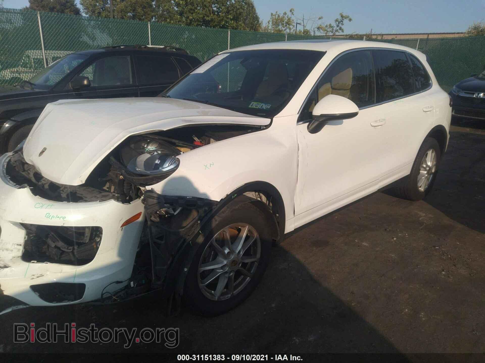 2016 PORSCHE CAYENNE - VIN: WP1AA2A23GKA13044 - Фото 2