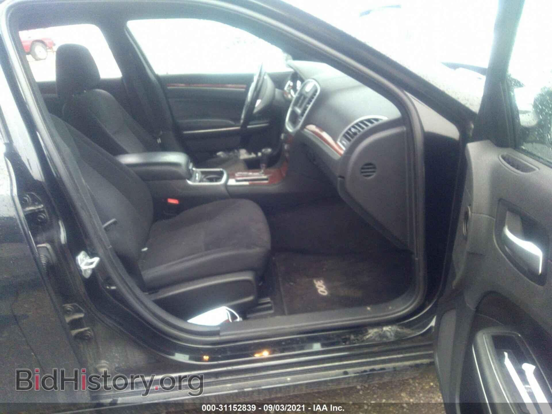 2012 CHRYSLER 300 - VIN: 2C3CCAAG5CH116482 - Photo 5