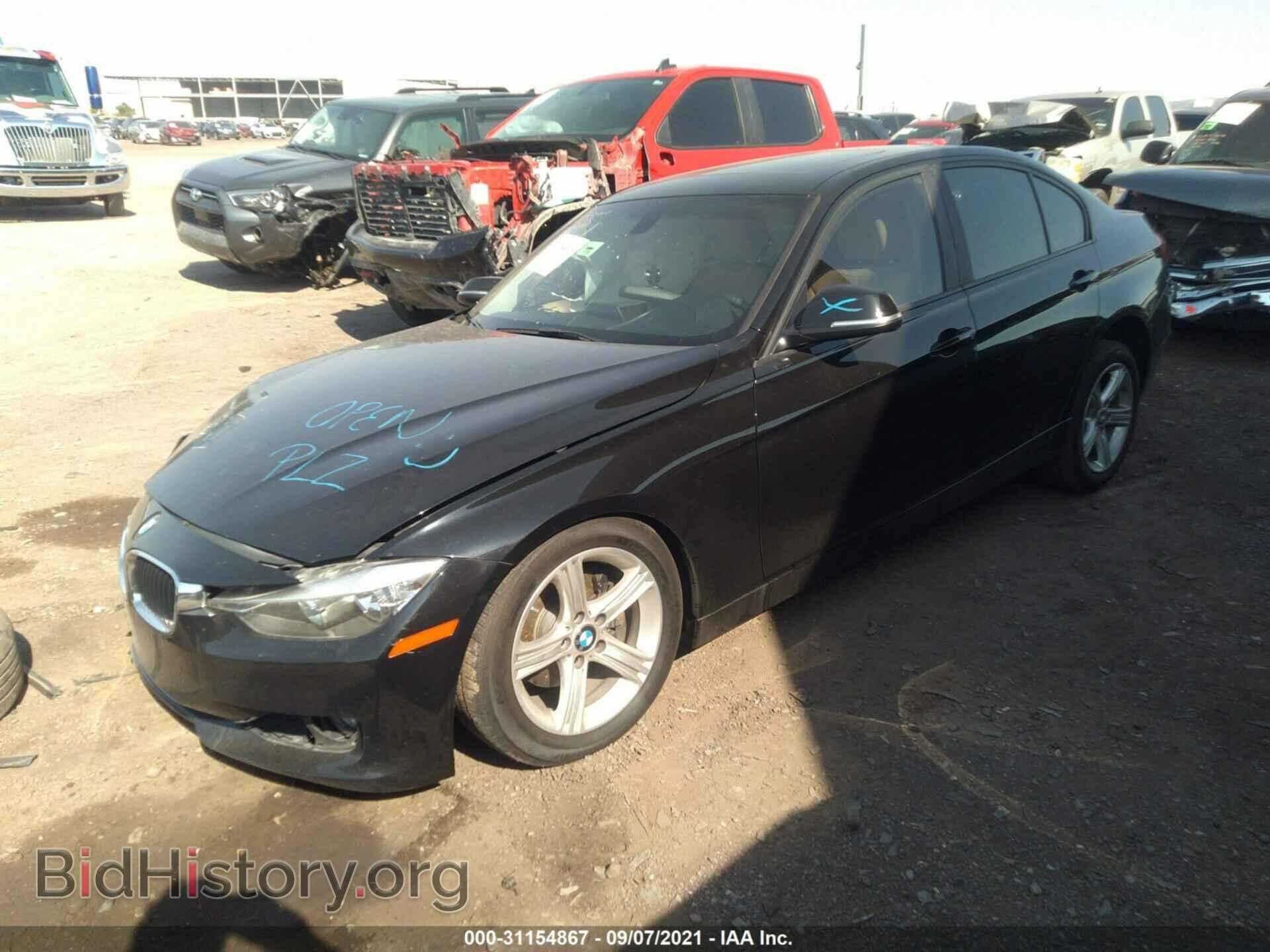 2013 BMW 3 SERIES - VIN: WBA3A5C56DF359285 - Фото 2