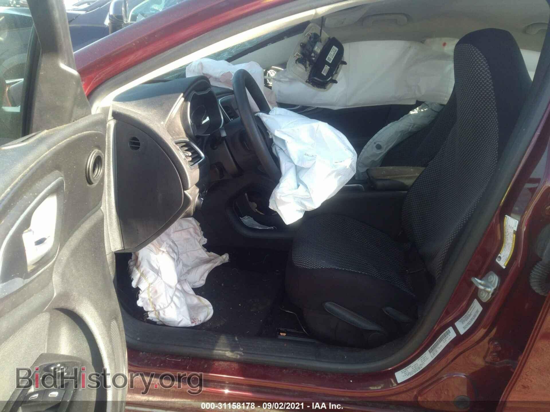 2016 CHRYSLER 200 - VIN: 1C3CCCFB7GN114142 - Фото 5