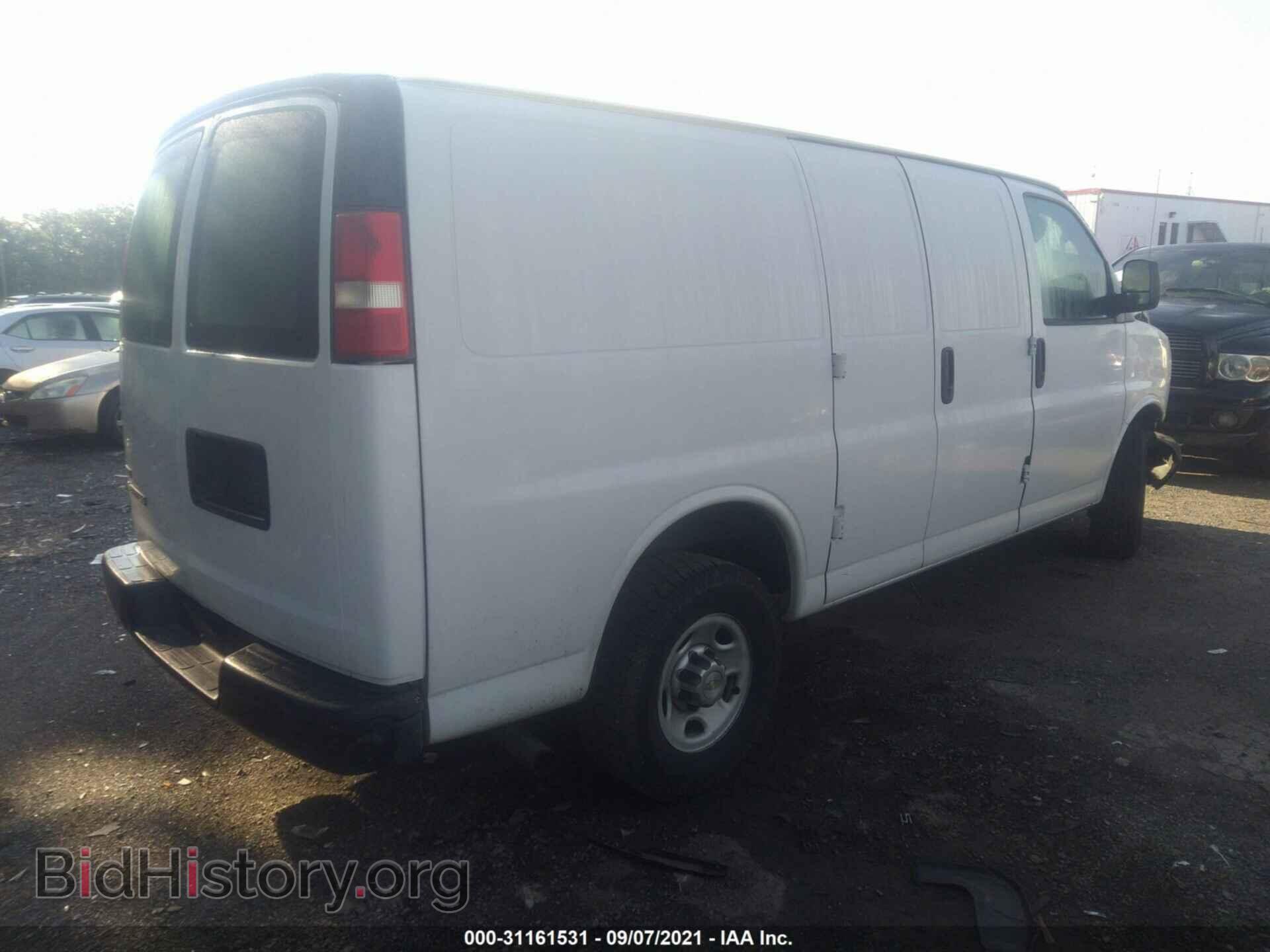 2011 CHEVROLET EXPRESS CARGO VAN - VIN: 1GCWGFCA2B1140531 - Фото 4