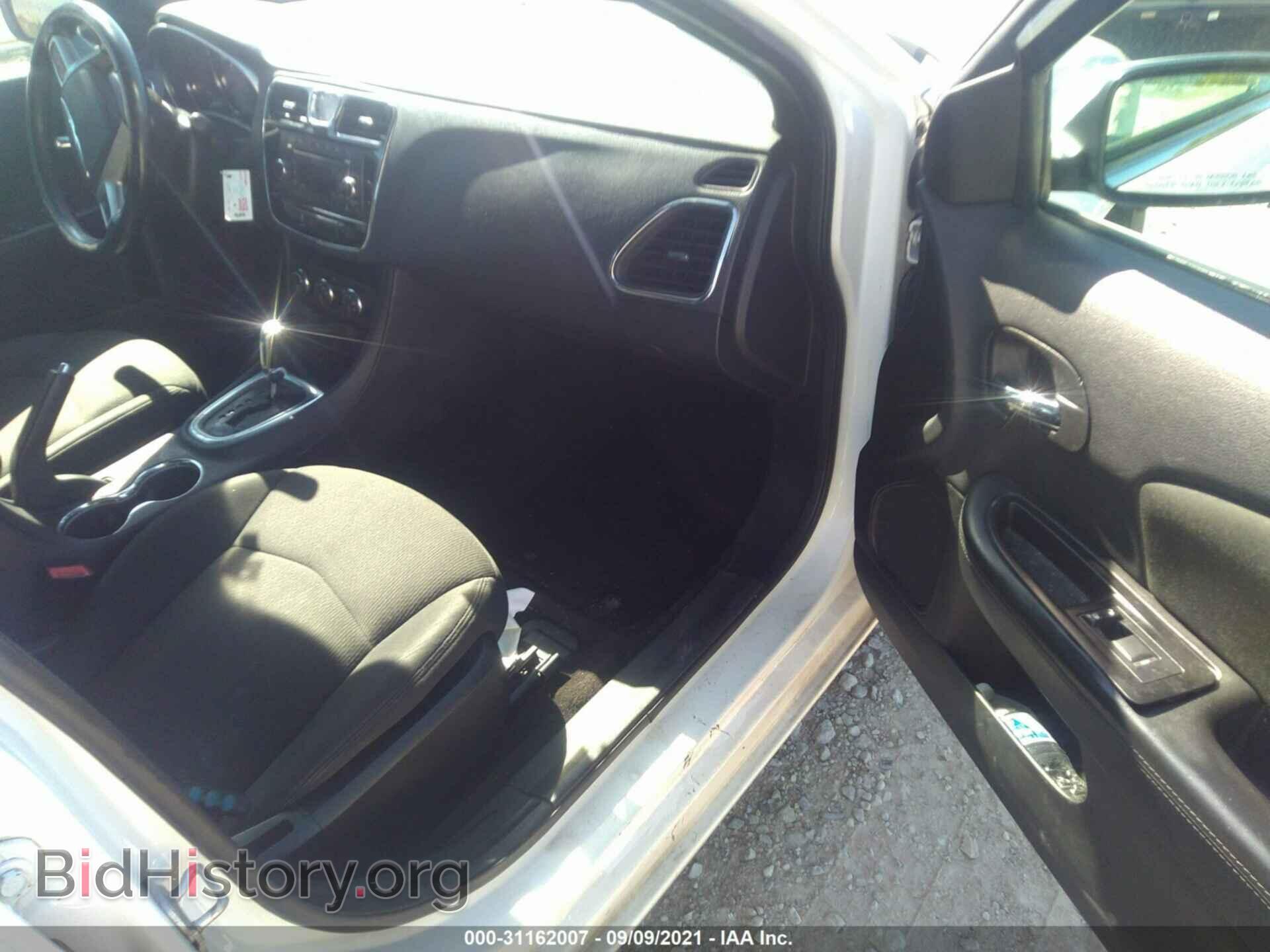 2012 CHRYSLER 200 - VIN: 1C3CCBBB5CN130351 - Photo 5