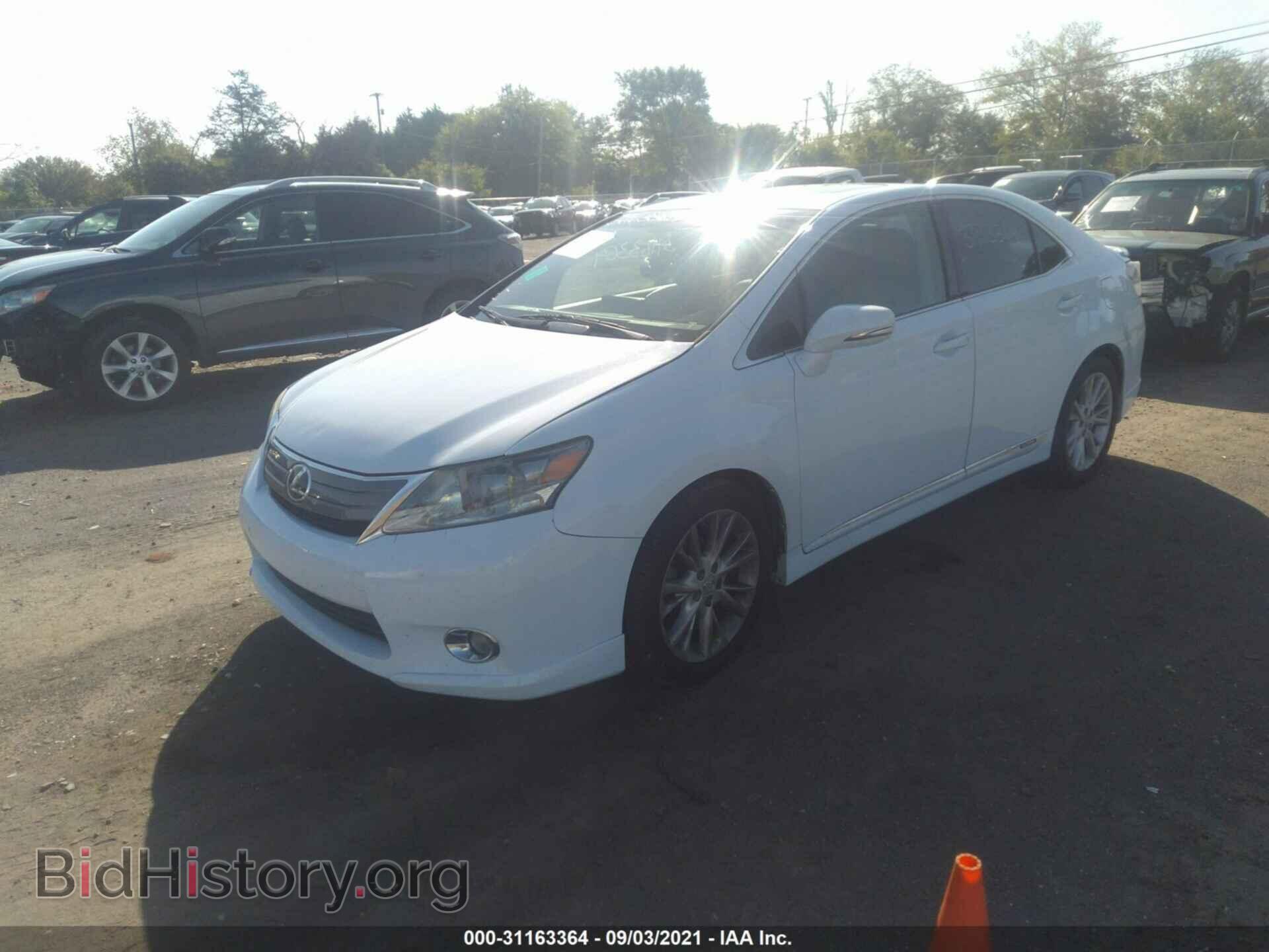 2010 LEXUS HS 250H - VIN: JTHBB1BA9A2005412 - Photo 2