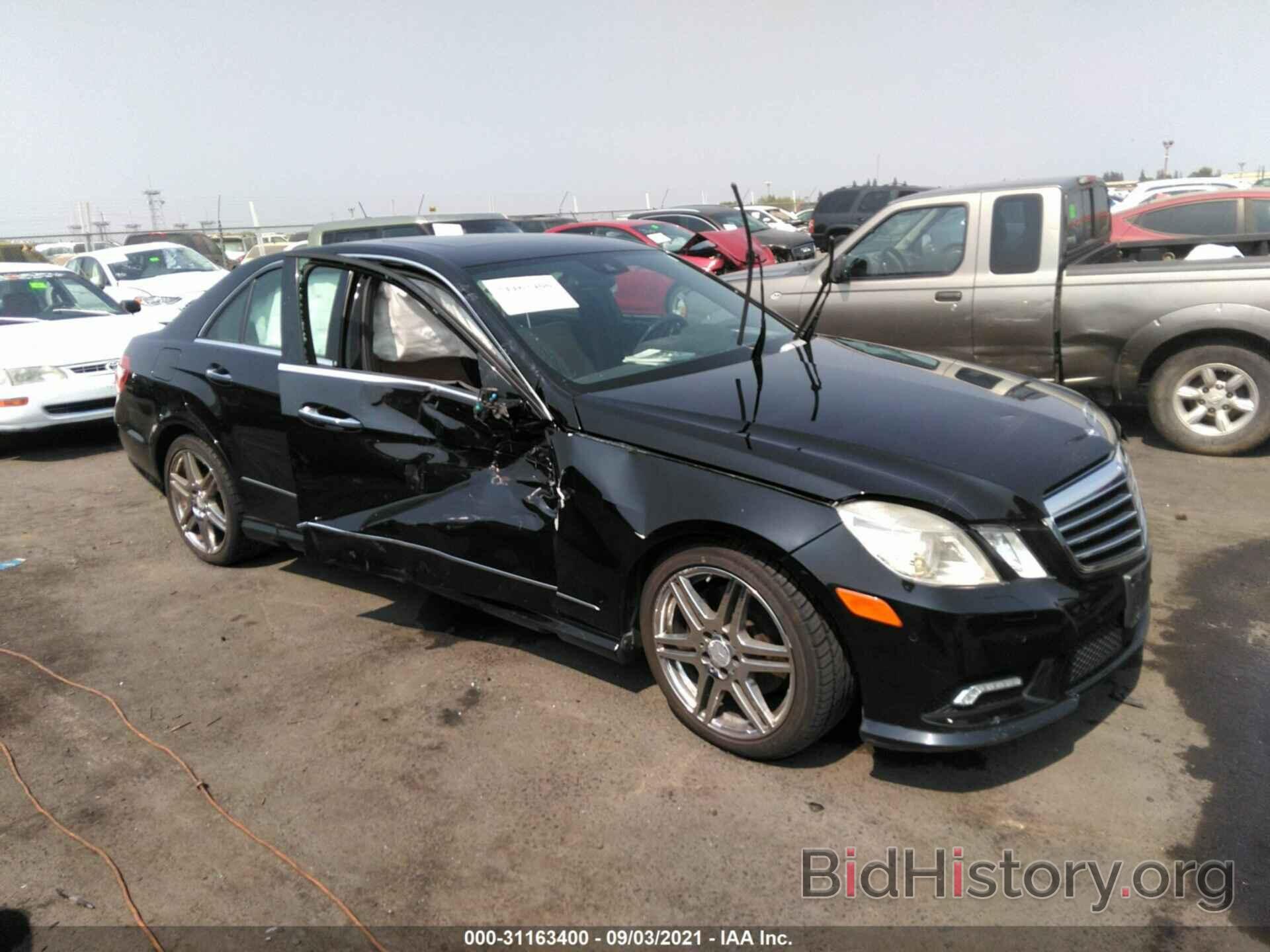 Photo WDDHF5GB1AA142994 - MERCEDES-BENZ E-CLASS 2010