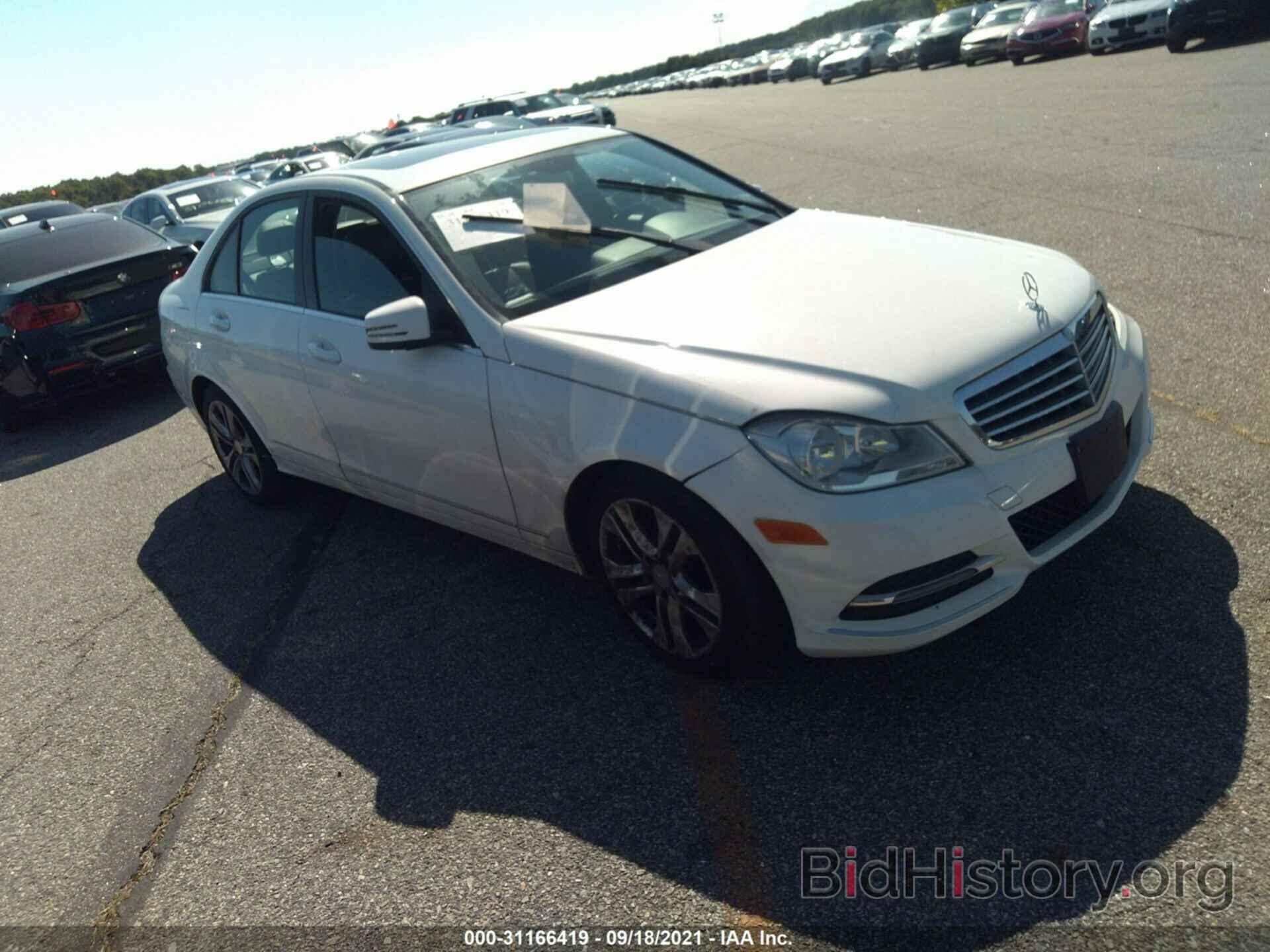 Photo WDDGF8AB6DR280039 - MERCEDES-BENZ C-CLASS 2013