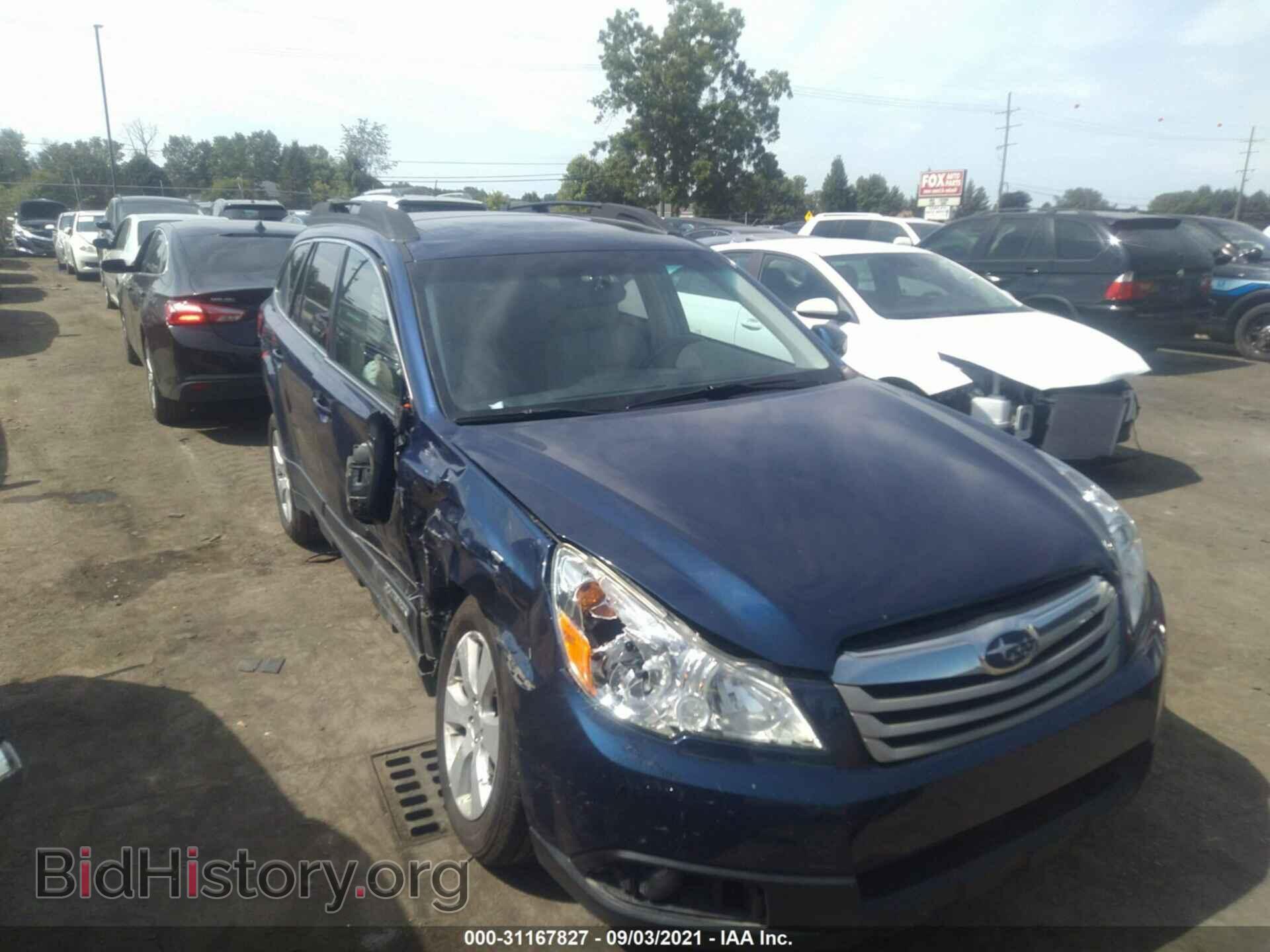 Photo 4S4BRBGC2B3408104 - SUBARU OUTBACK 2011
