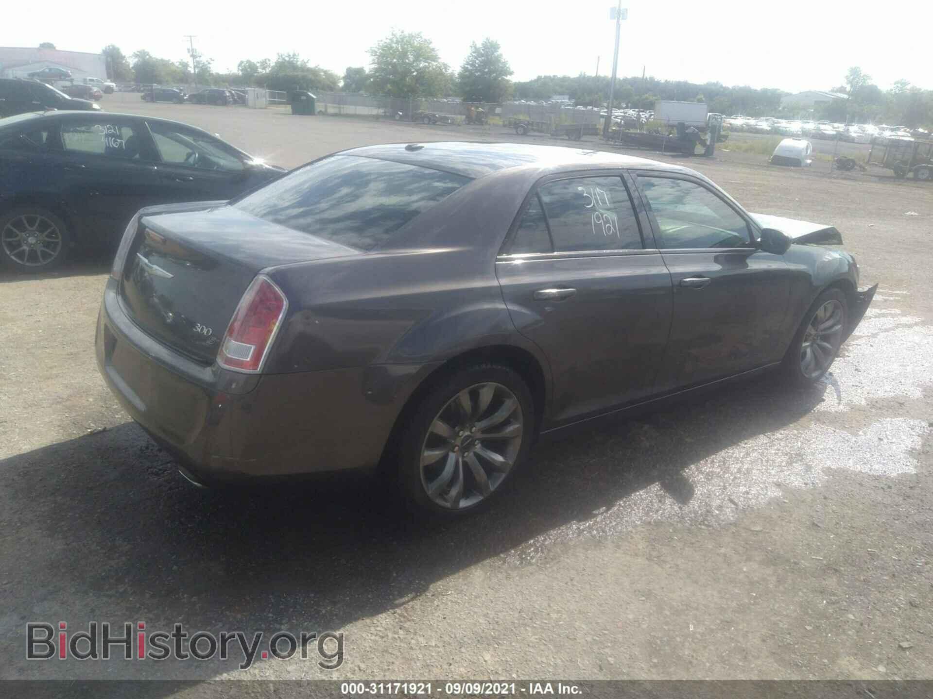 2014 CHRYSLER 300 - VIN: 2C3CCABG2EH280242 - Фото 4